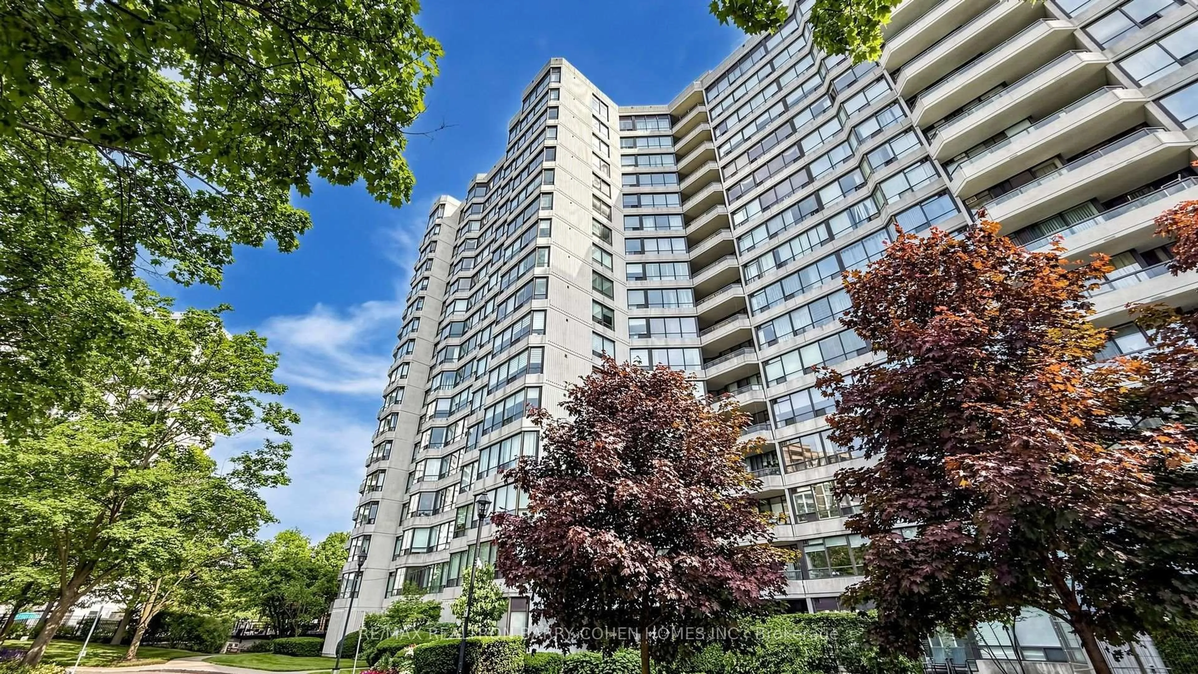 Unknown for 1121 Steeles Ave #802, Toronto Ontario M2R 2W7