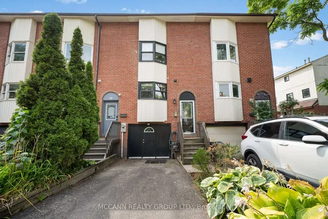 17 Sydenham St, Toronto 3