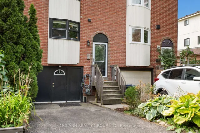 17 Sydenham St, Toronto 5