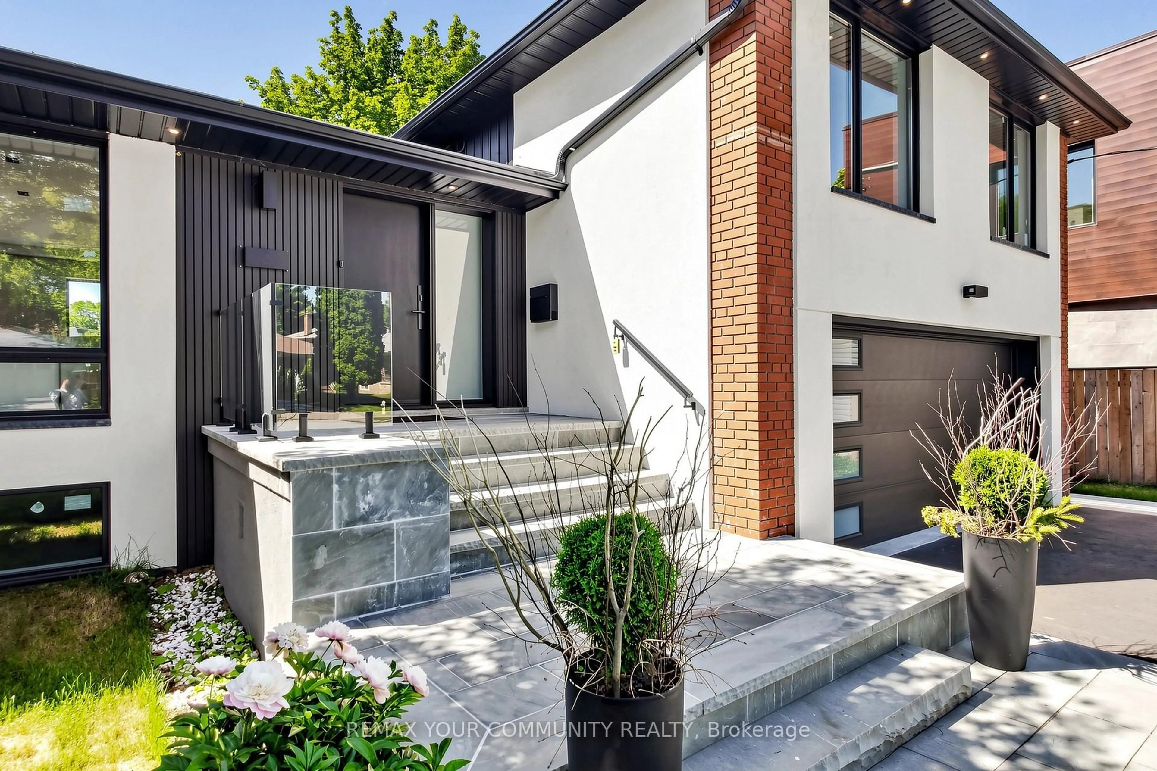 Home with brick exterior material, street for 35 Geraldton Cres, Toronto Ontario M2J 2R5