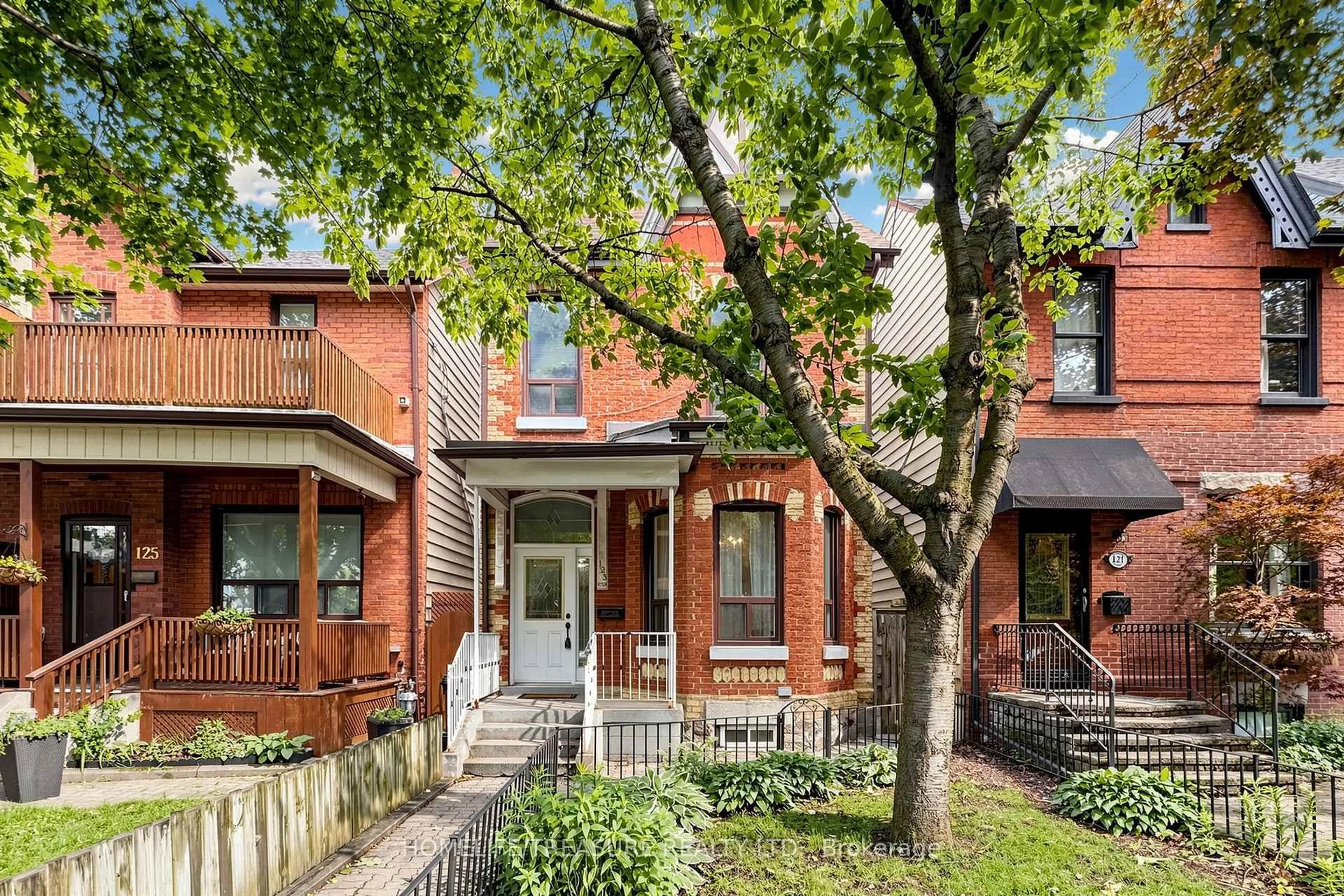 Home with brick exterior material, street for 123 robert St, Toronto Ontario M5S 2K5