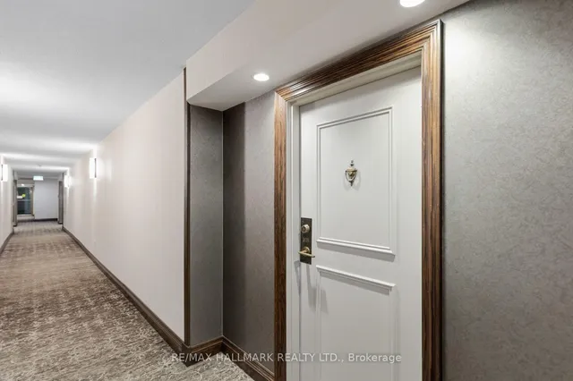 18 Lower Village Gate #108, Toronto 5