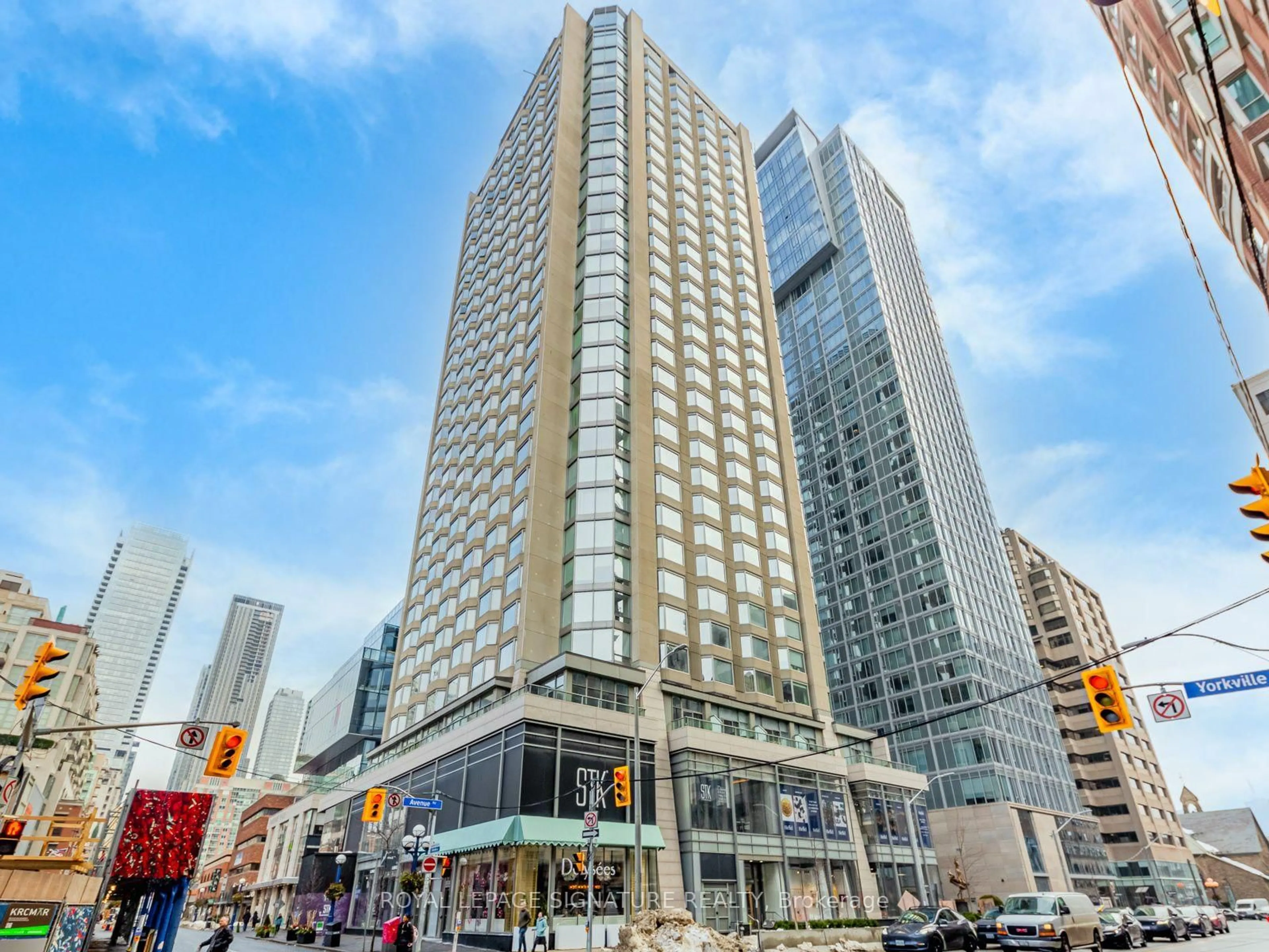 Indoor foyer for 155 Yorkville Ave #1110, Toronto Ontario M5R 1C4