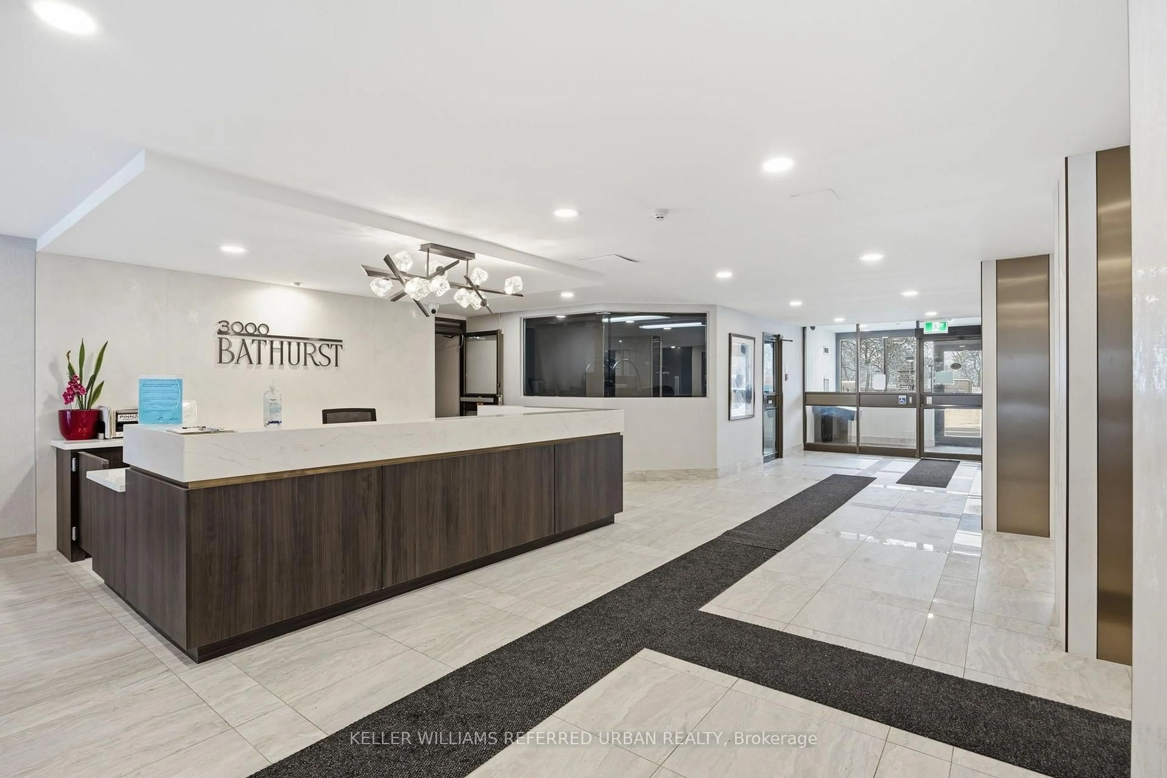 Indoor foyer for 3000 Bathurst St #1501, Toronto Ontario M6B 3B4