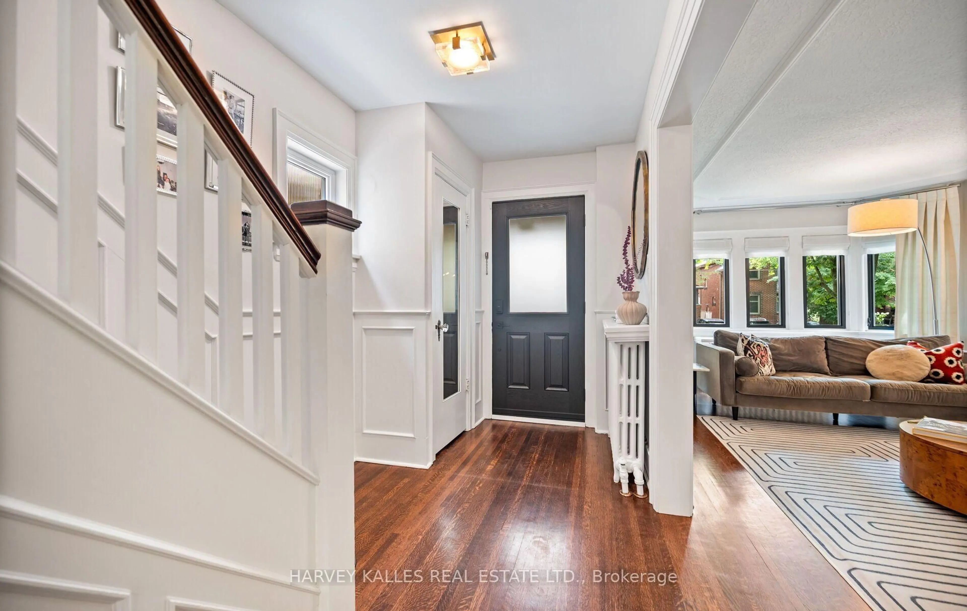 Indoor entryway for 494 Roselawn Ave, Toronto Ontario M5N 1J8