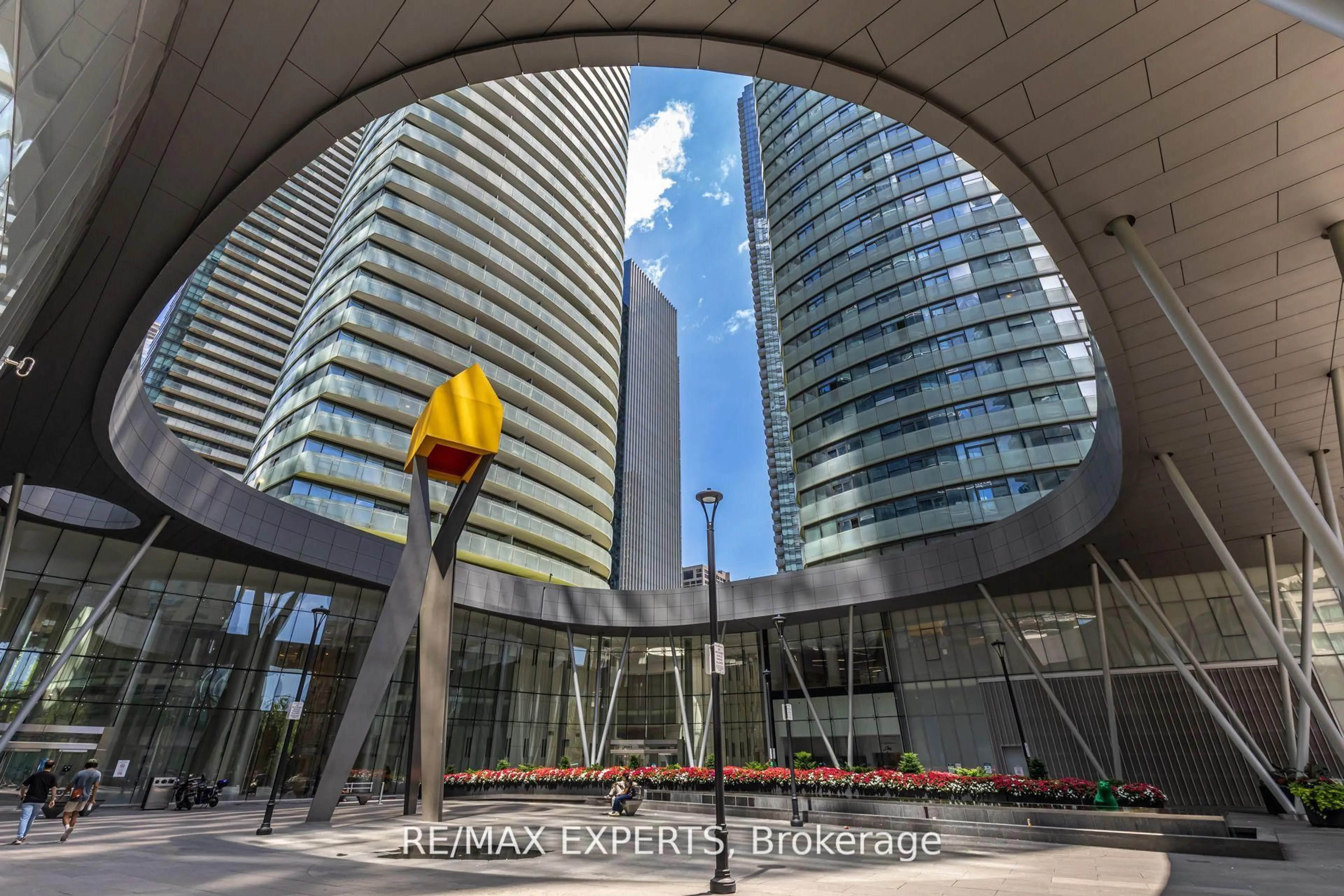 Indoor foyer for 12 York St #1504, Toronto Ontario M5J 0A9