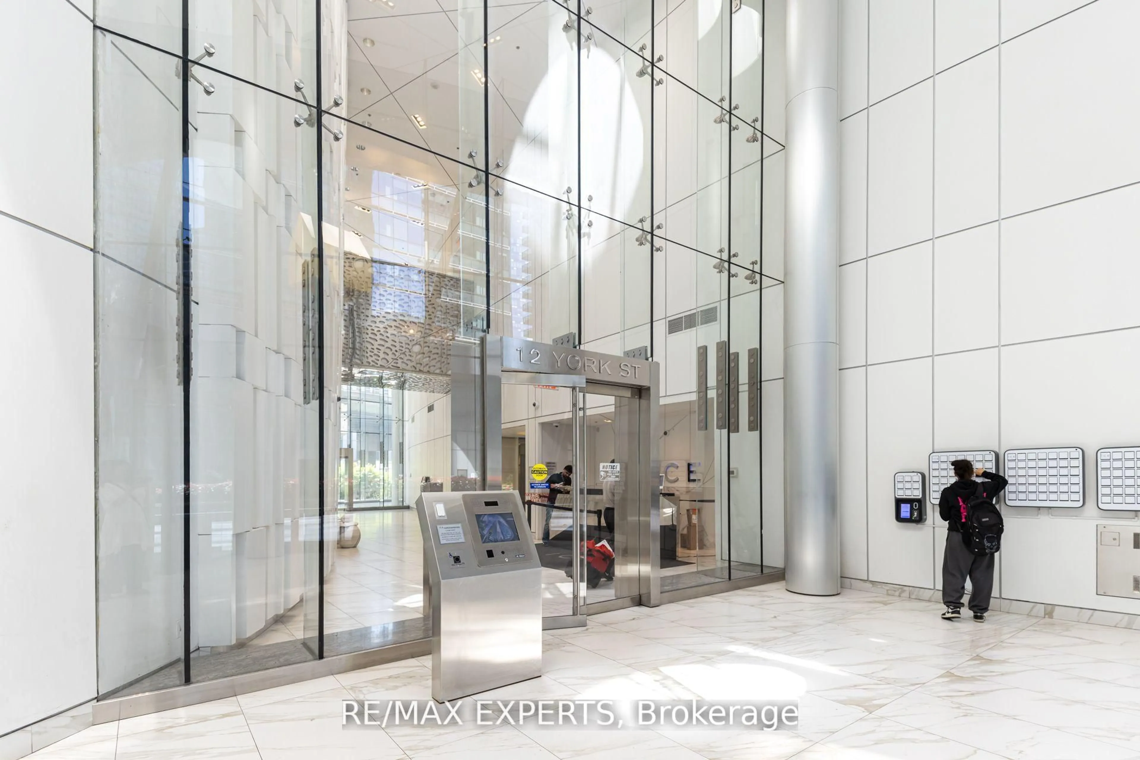 Indoor foyer for 12 York St #1504, Toronto Ontario M5J 0A9