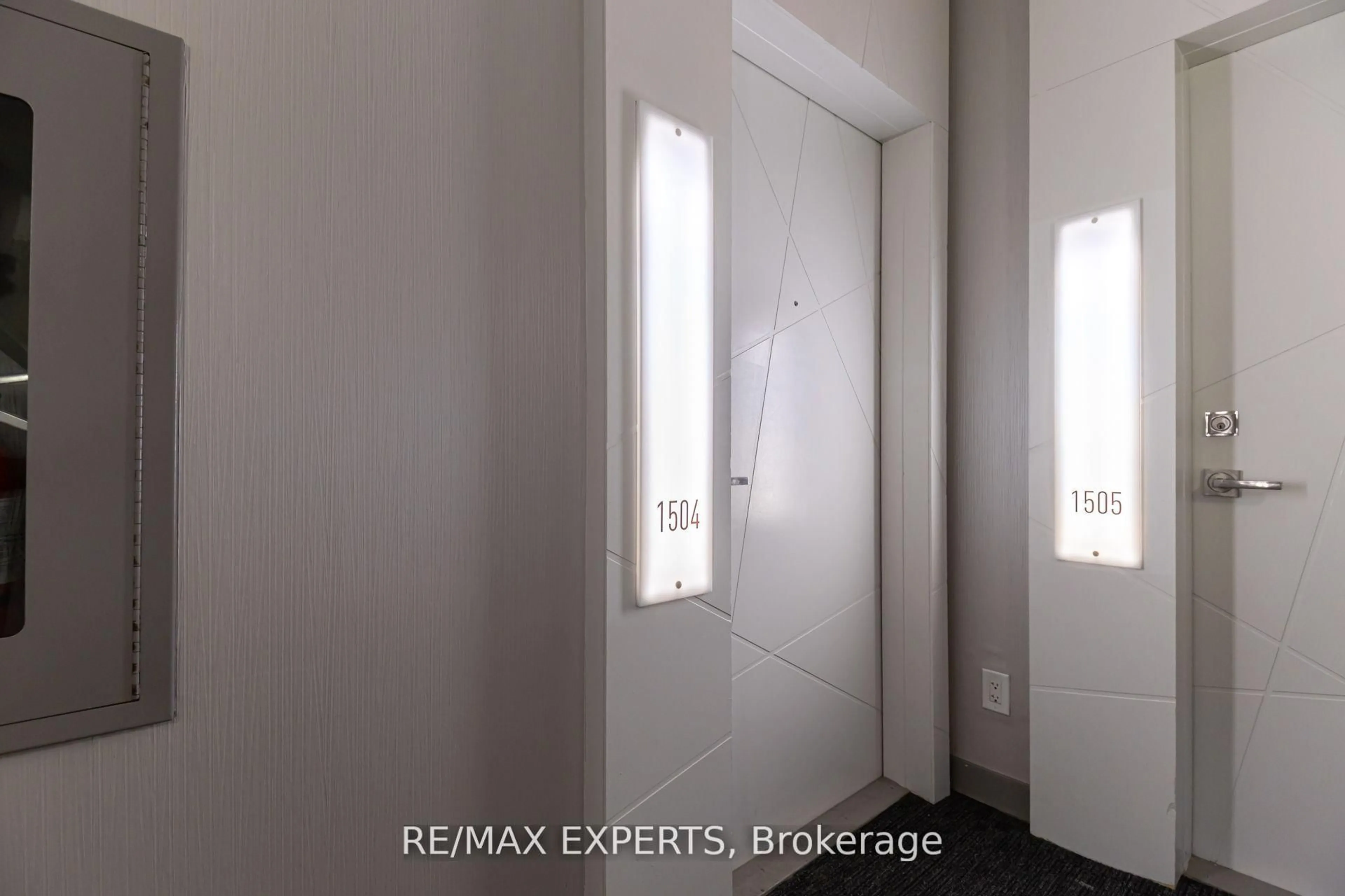 Unknown for 12 York St #1504, Toronto Ontario M5J 0A9