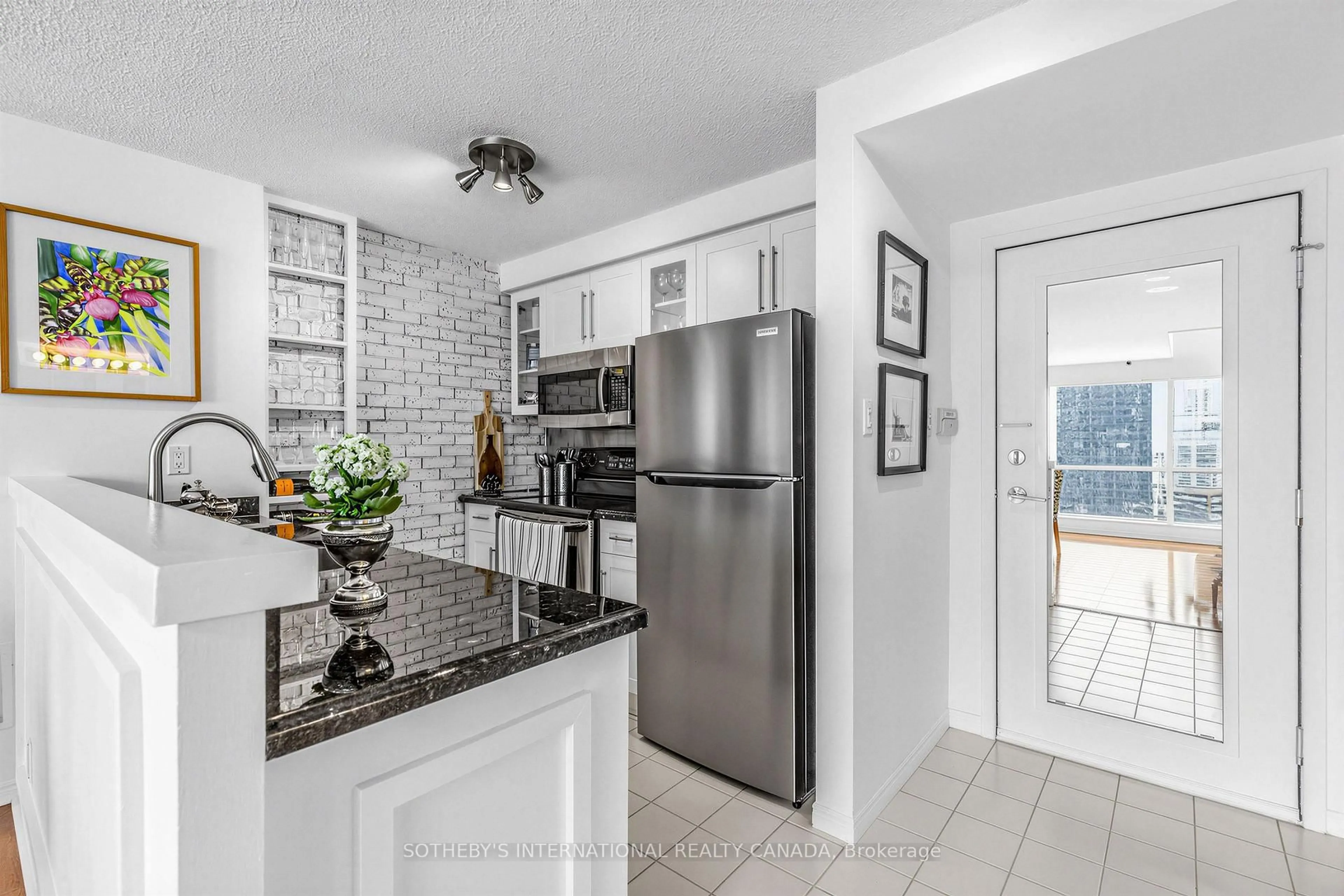 Open concept kitchen, ceramic/tile floor for 10 Yonge St #2809, Toronto Ontario M5E 1R4