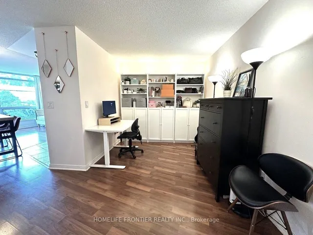 18 Valley Woods Rd #716, Toronto 3