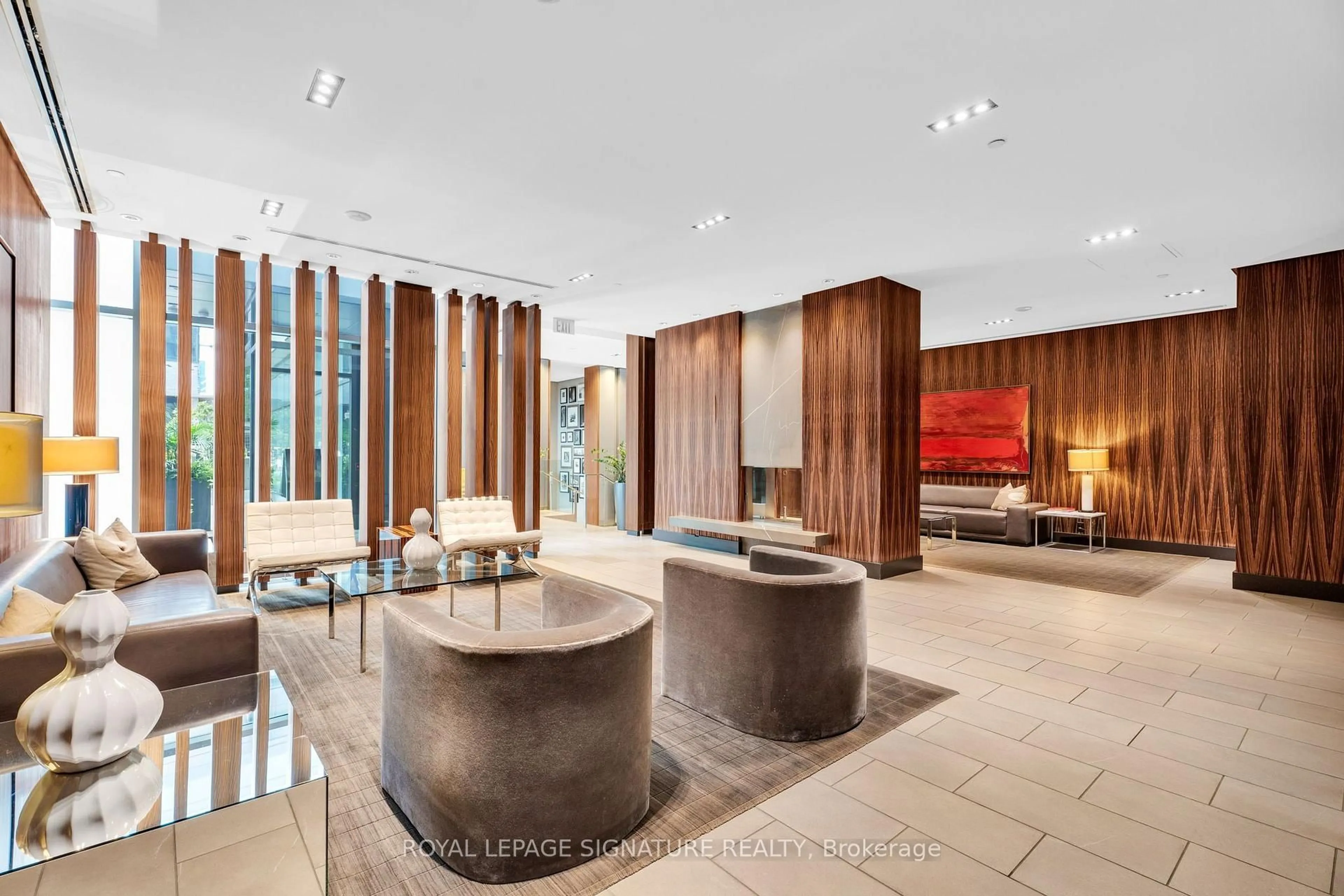 Lobby for 33 Lombard St #316, Toronto Ontario M5C 3H8