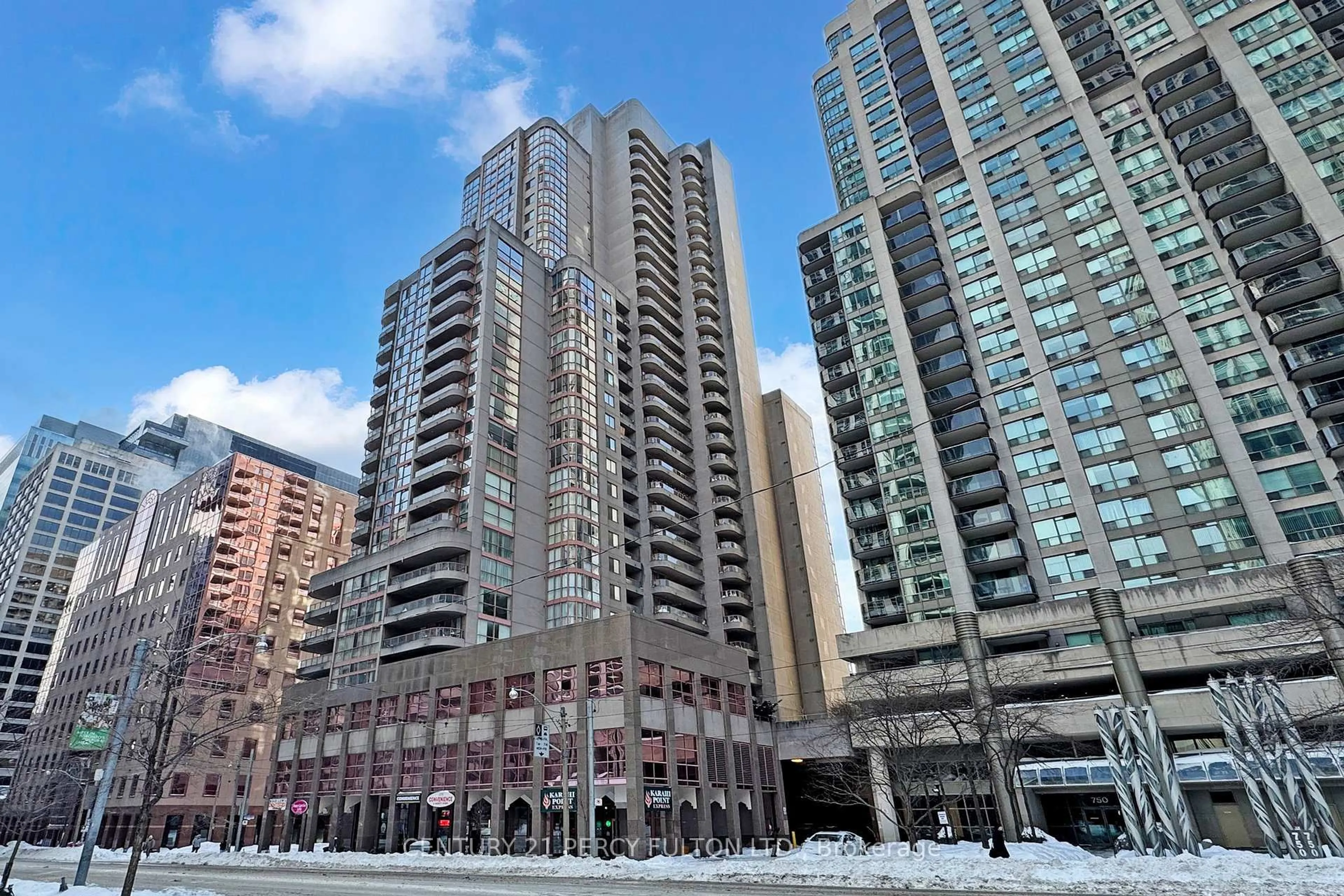 Unknown for 736 Bay St #703, Toronto Ontario M5G 2M4