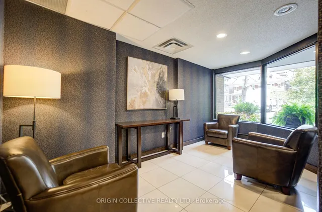19 Dundonald St #305, Toronto 4