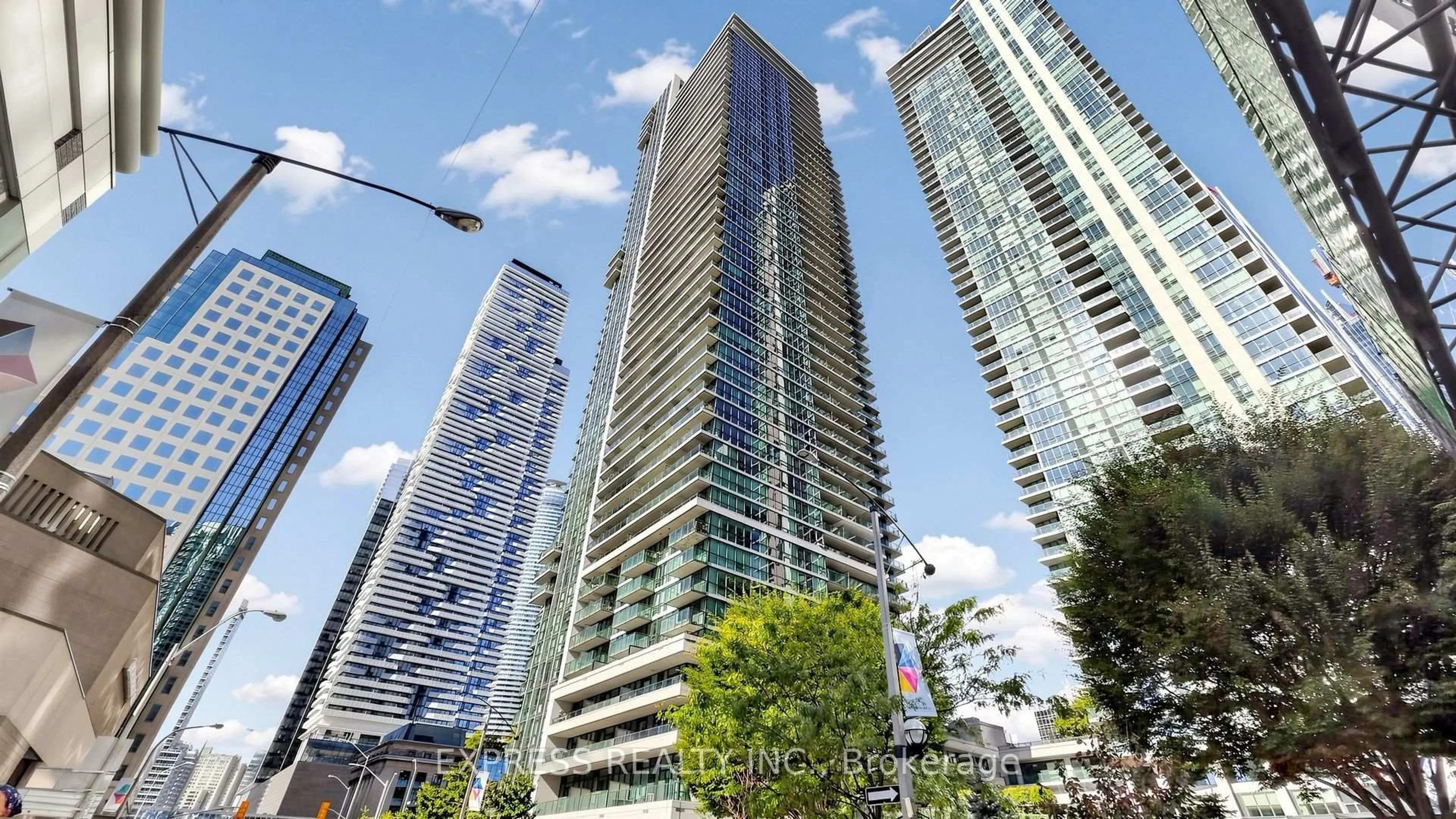 Unknown for 33 Bay St #4207, Toronto Ontario M5J 2Z3