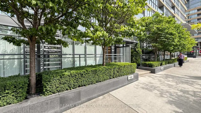 102 Fort York Blvd, Toronto 4