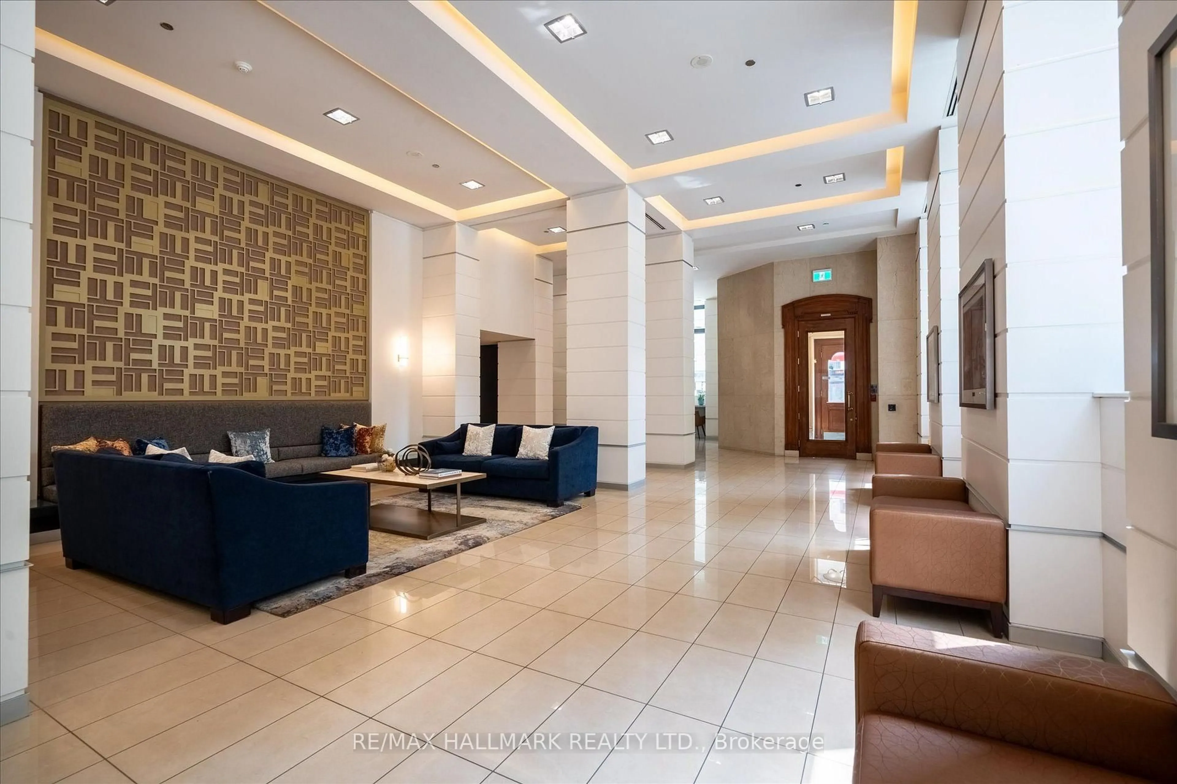 Lobby for 230 King St #706, Toronto Ontario M5A 1K5