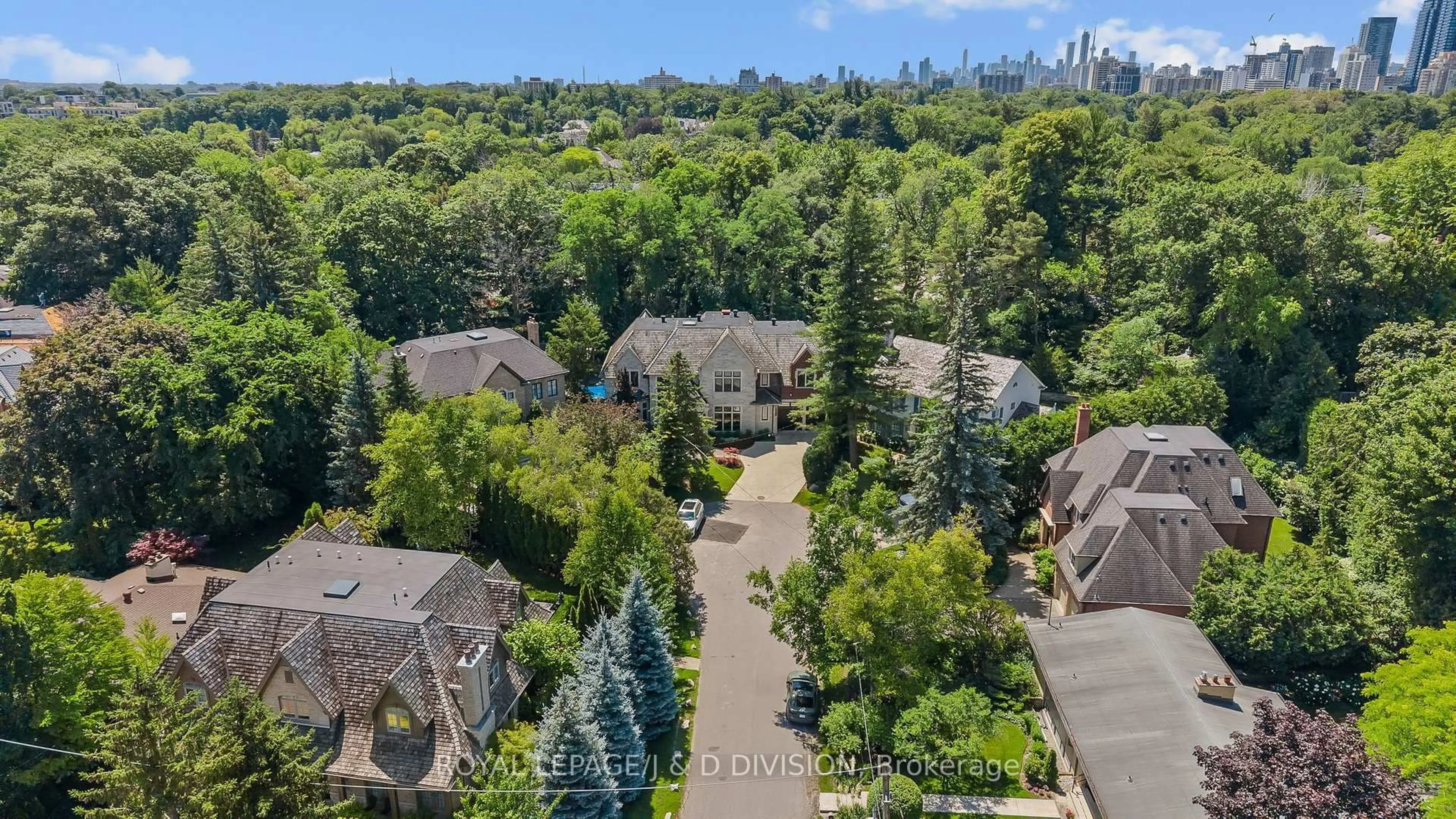 A pic from outside/outdoor area/front of a property/back of a property/a pic from drone, city buildings view from balcony for 5 Pine Forest Rd, Toronto Ontario M4N 3E6
