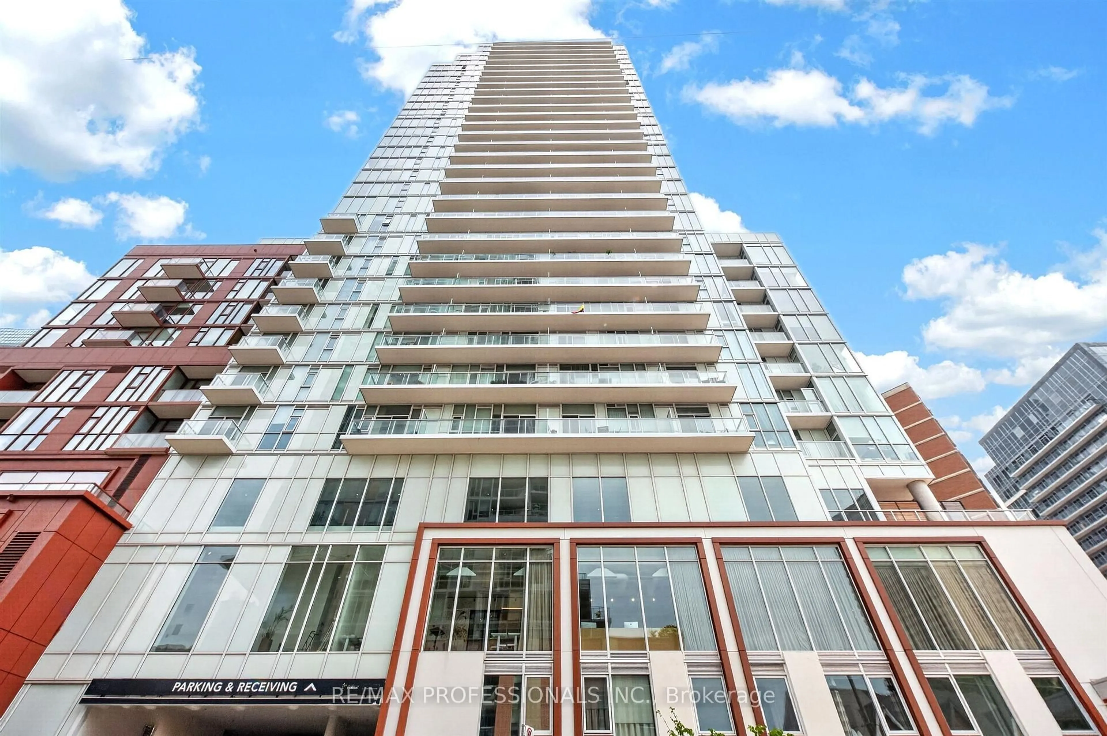 Unknown for 33 Helendale Ave #1102, Toronto Ontario M4R 0A4