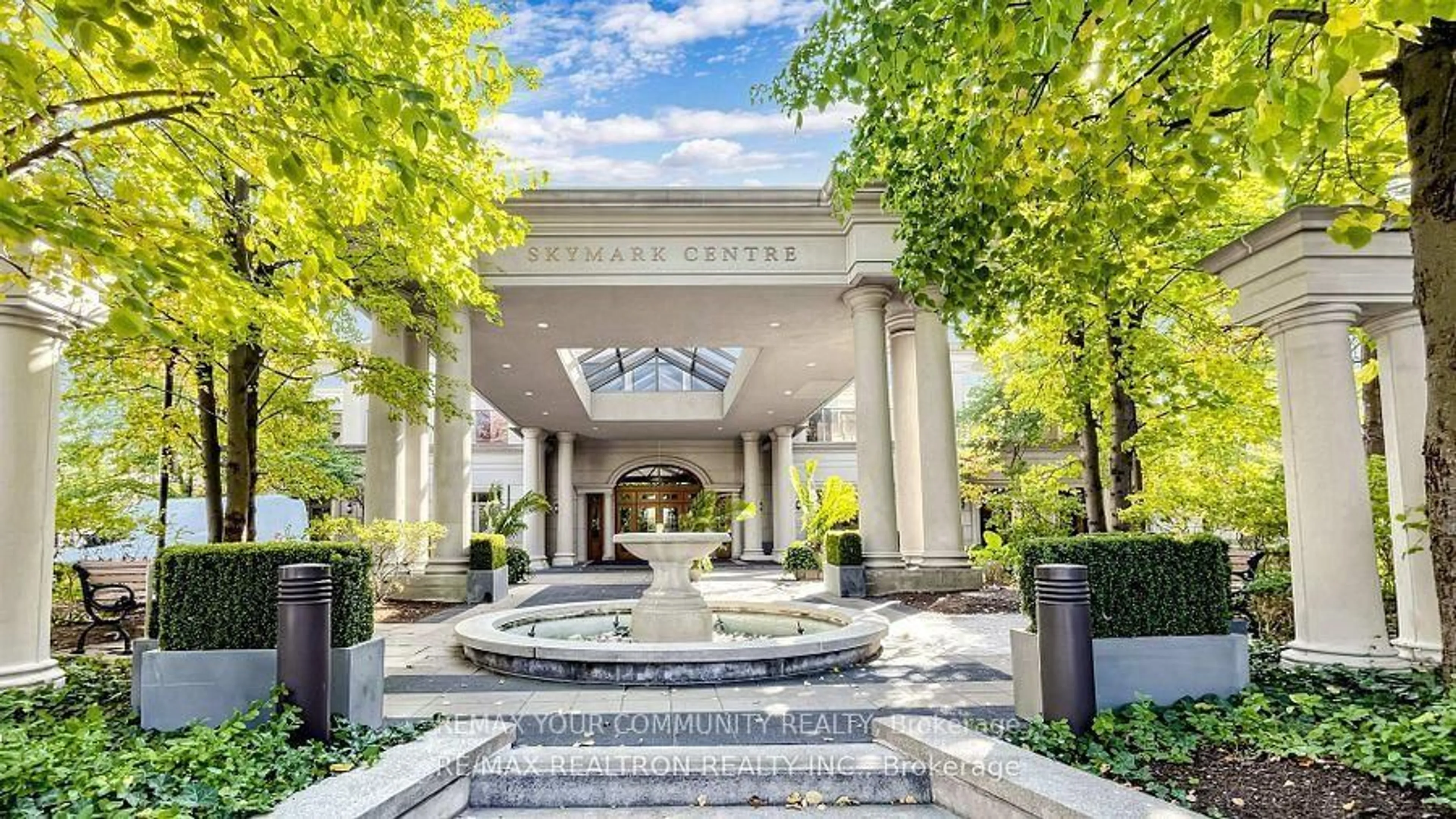 Indoor foyer for 78 Harrison Garden Blvd #103, Toronto Ontario M2N 7E2