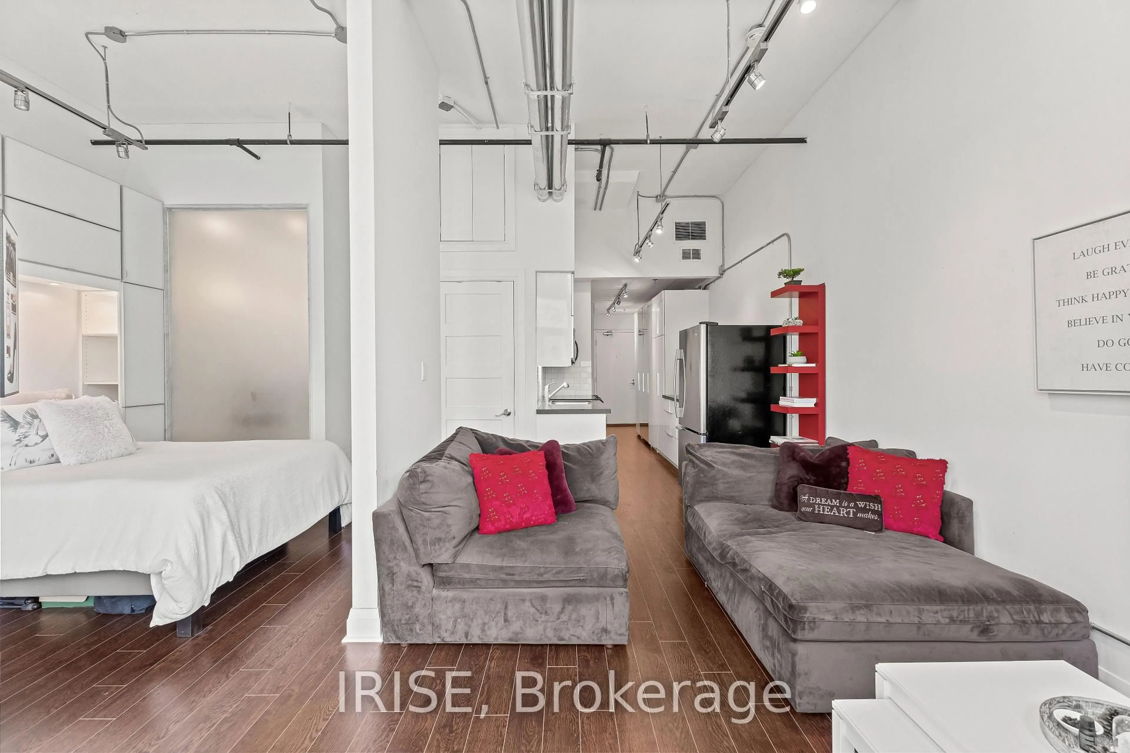 A pic of a room for 477 Richmond St #305, Toronto Ontario M5V 3E7
