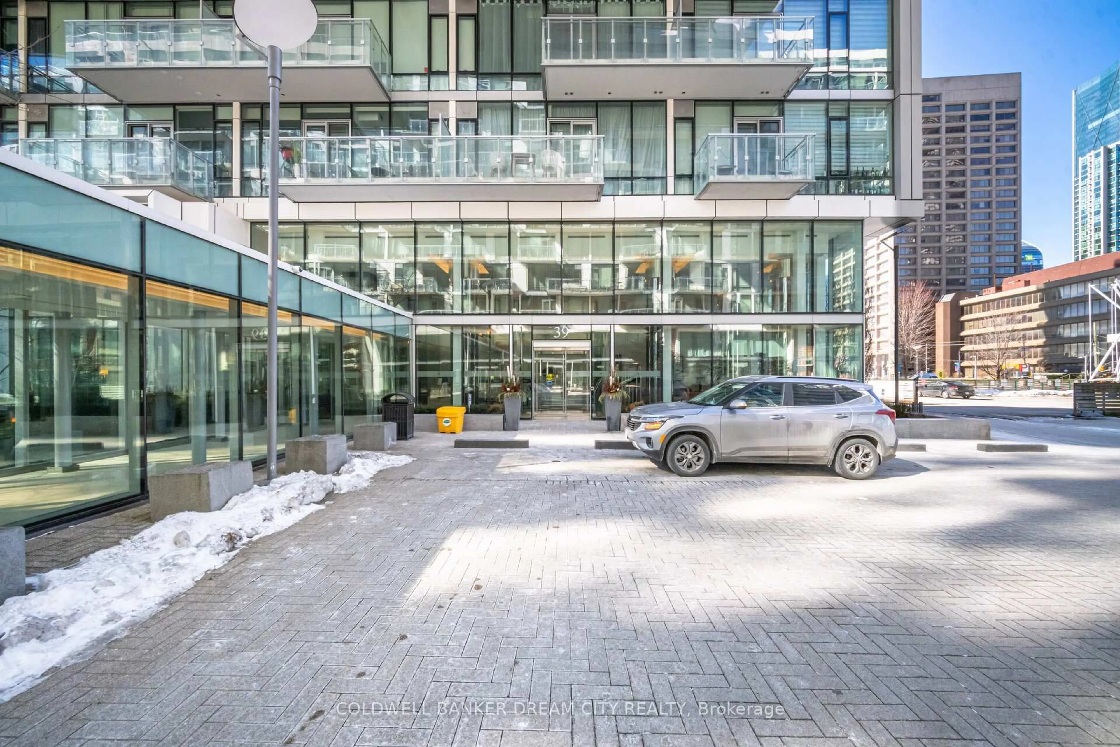 Indoor foyer for 39 Queens Quay #837, Toronto Ontario M5E 0A4