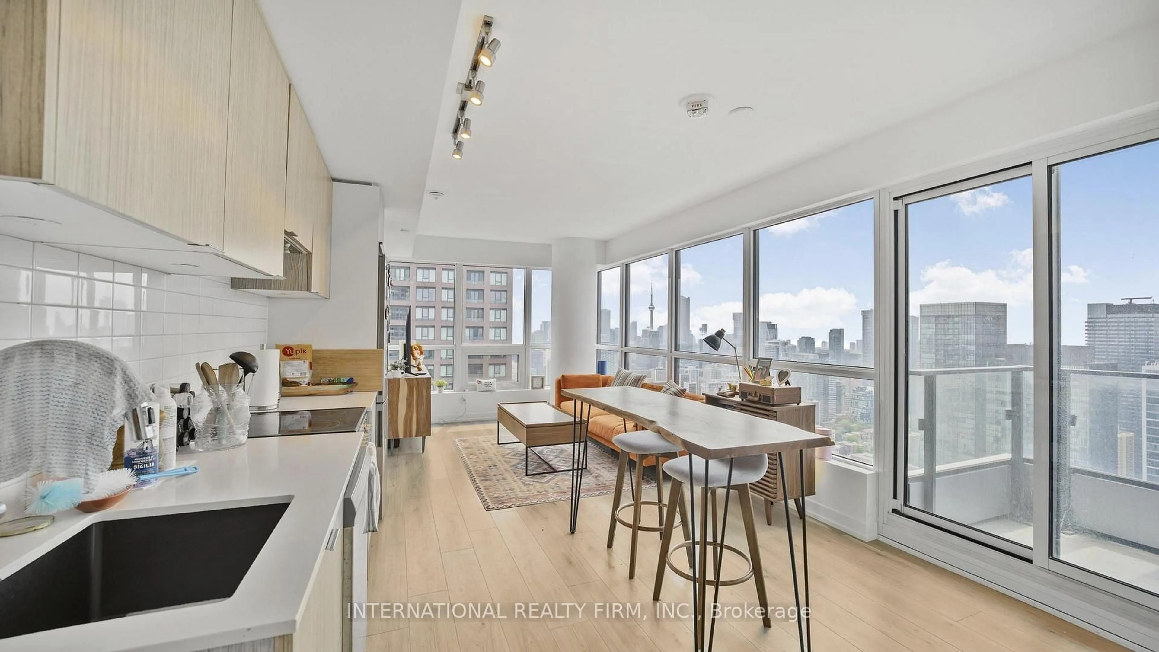 Open concept kitchen, unknown for 395 Bloor St #4602, Toronto Ontario M4W 1H7