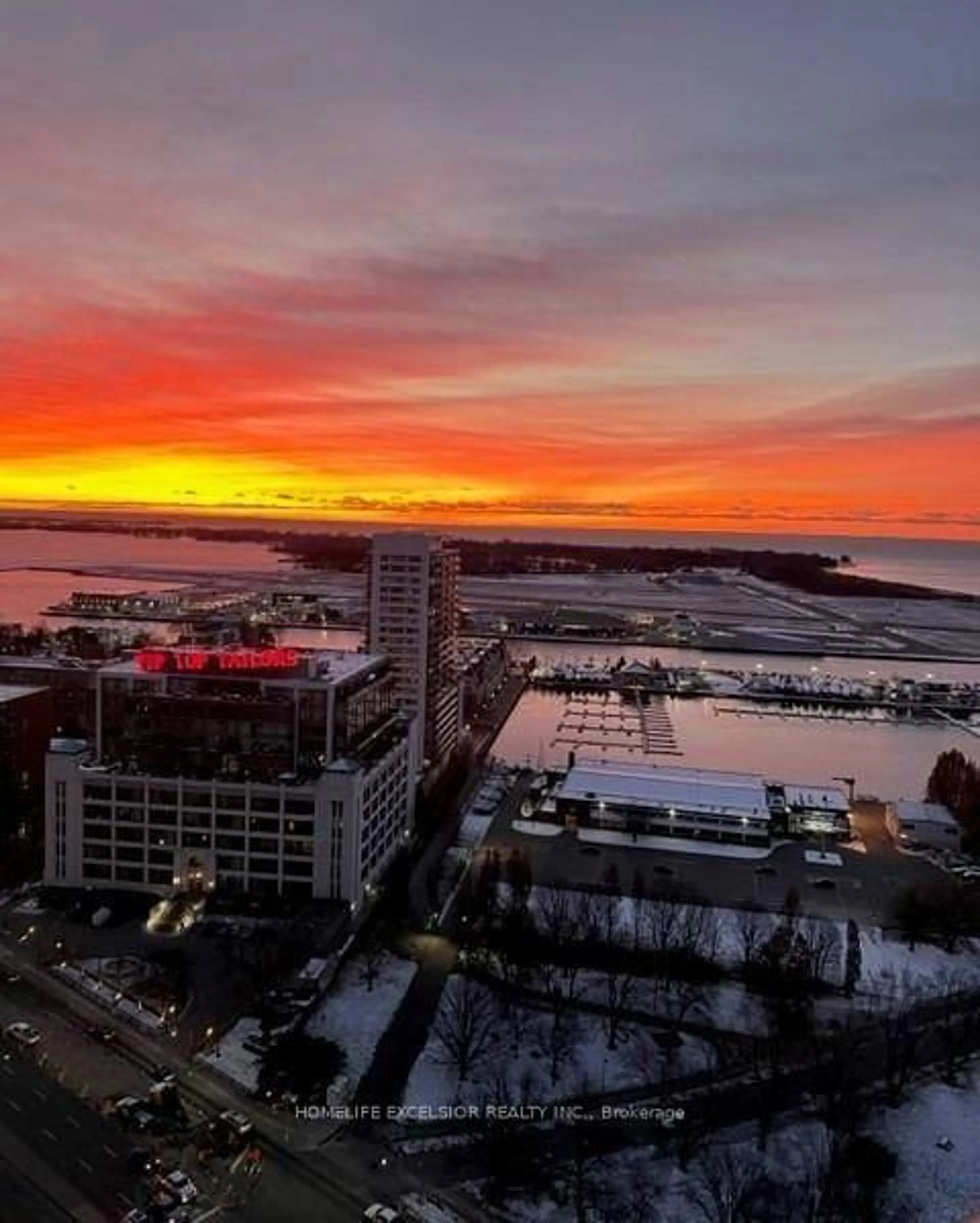 A pic from outside/outdoor area/front of a property/back of a property/a pic from drone, water/lake/river/ocean view for 215 Fort York Blvd #2903, Toronto Ontario M5V 4A2