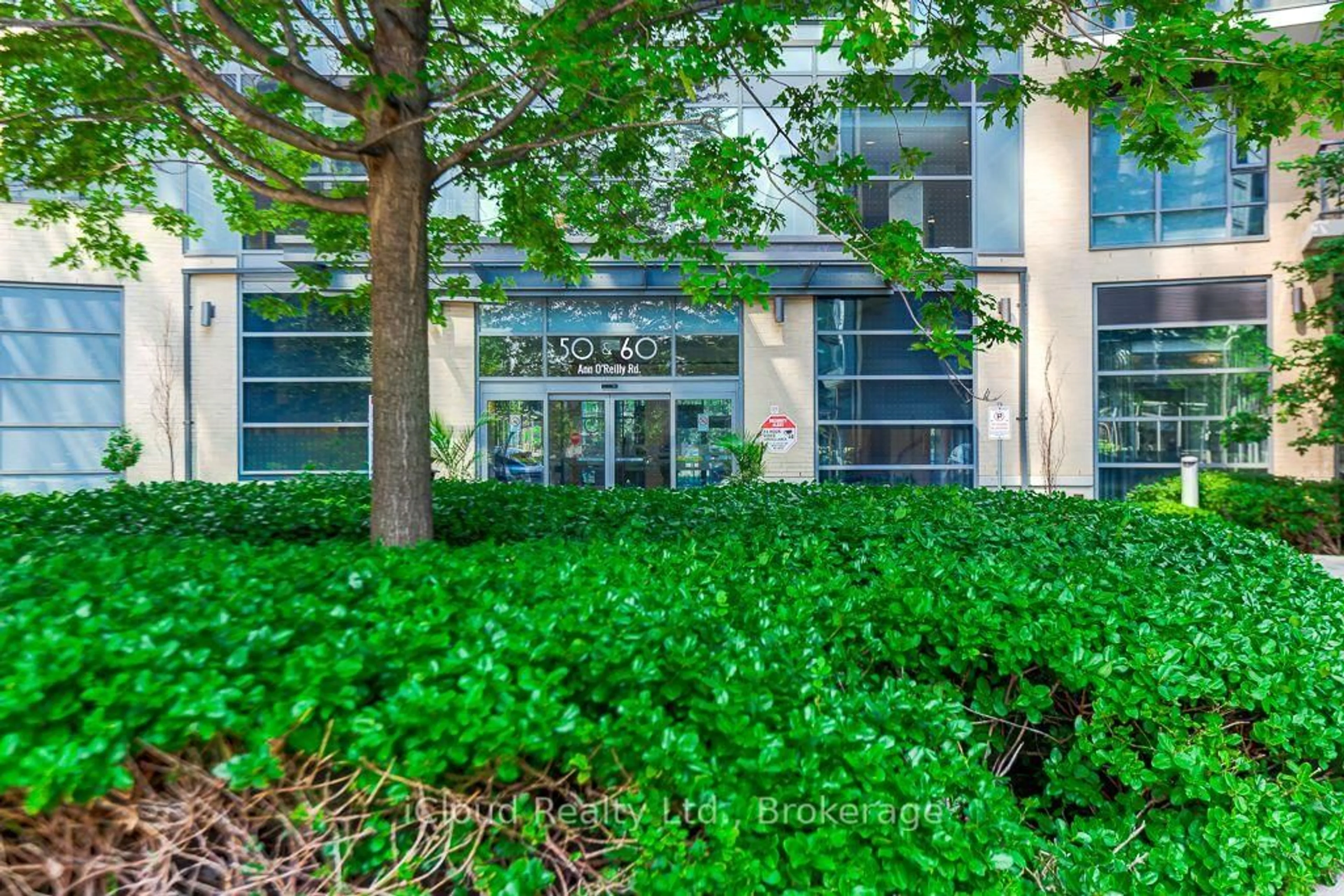 Indoor foyer for 60 Ann O'Reilly Rd #965, Toronto Ontario M2J 0C8