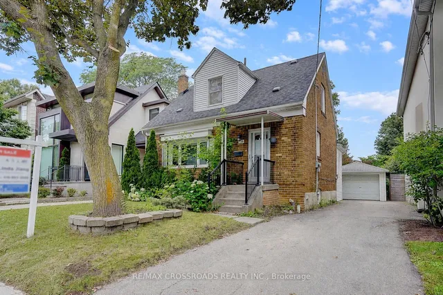 128 Leacrest Rd, Toronto 3