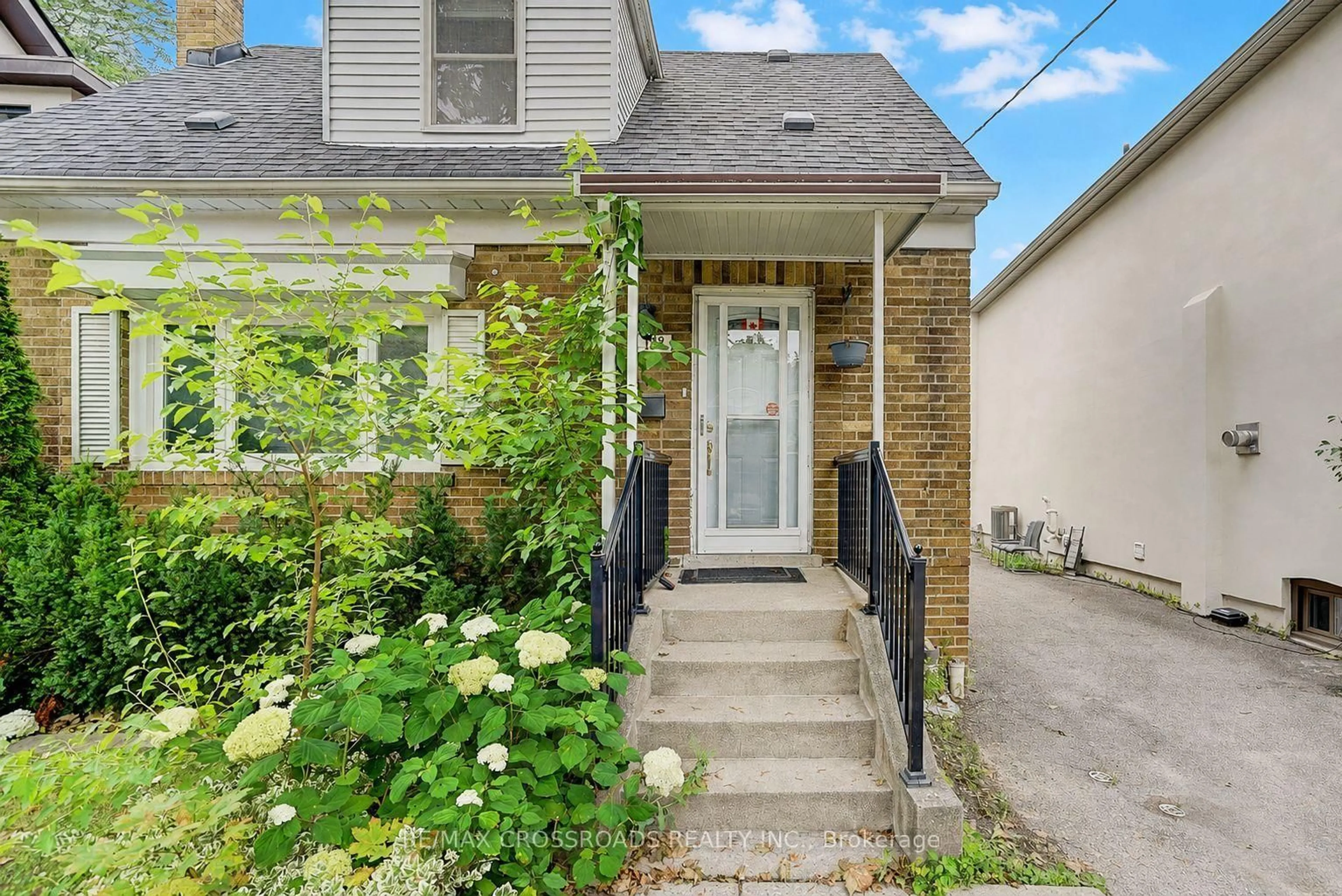 Unknown for 128 Leacrest Rd, Toronto Ontario M4G 1E8