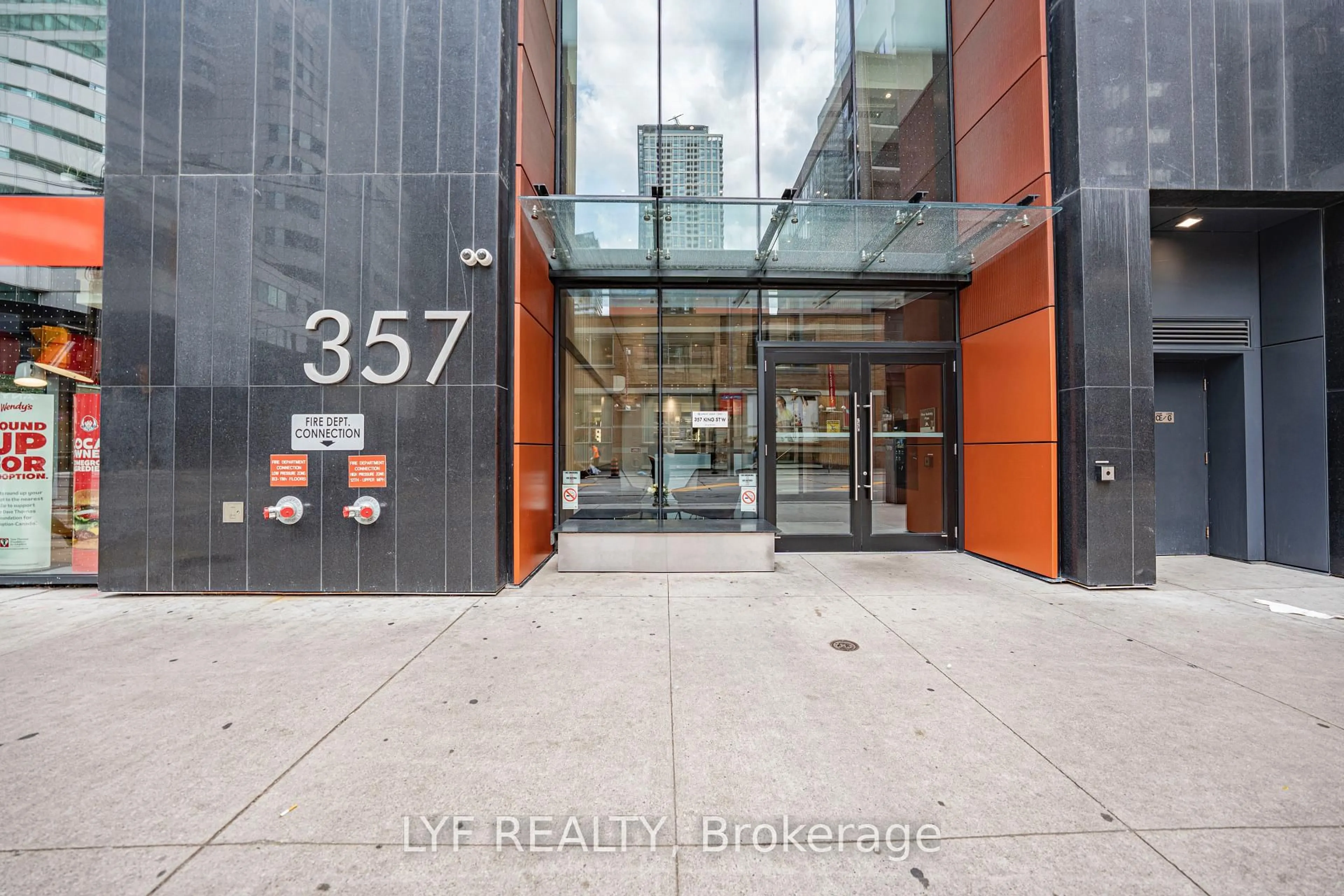 Unknown for 357 King St #2403, Toronto Ontario M5V 0S7