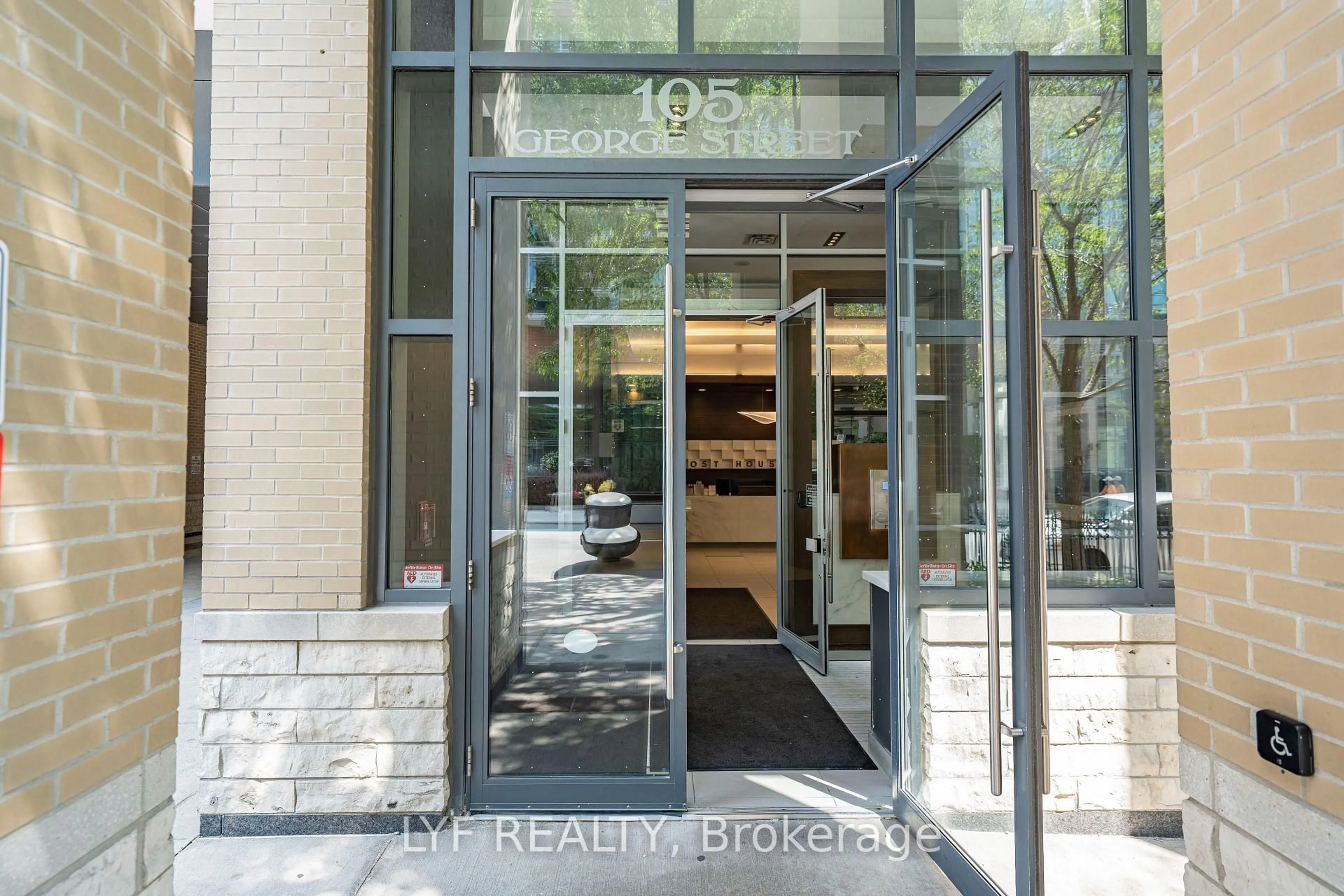 Indoor entryway for 105 George St #402, Toronto Ontario M5A 0L4