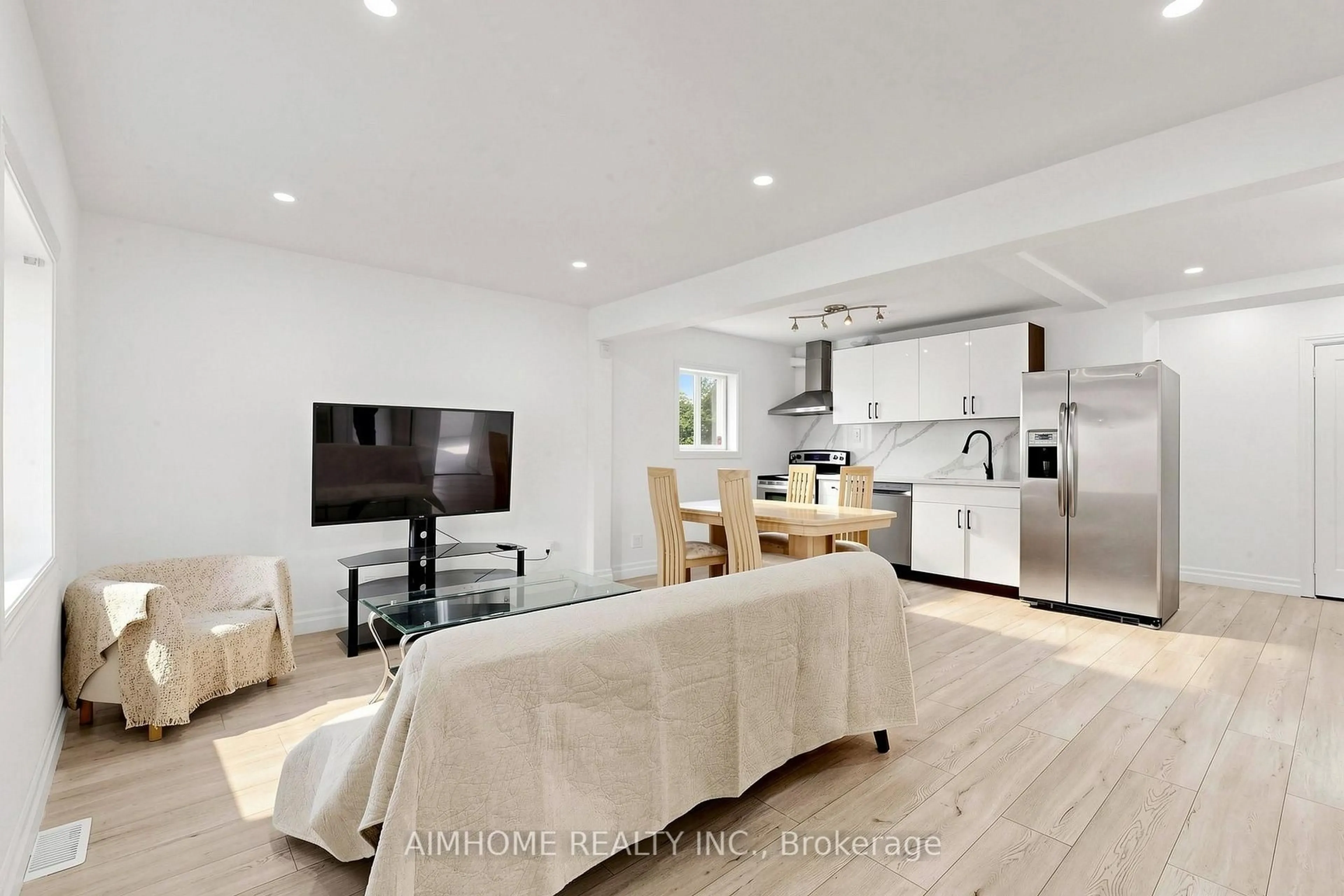 Open concept kitchen, unknown for 95 Steeles Ave, Toronto Ontario M2M 3Y4