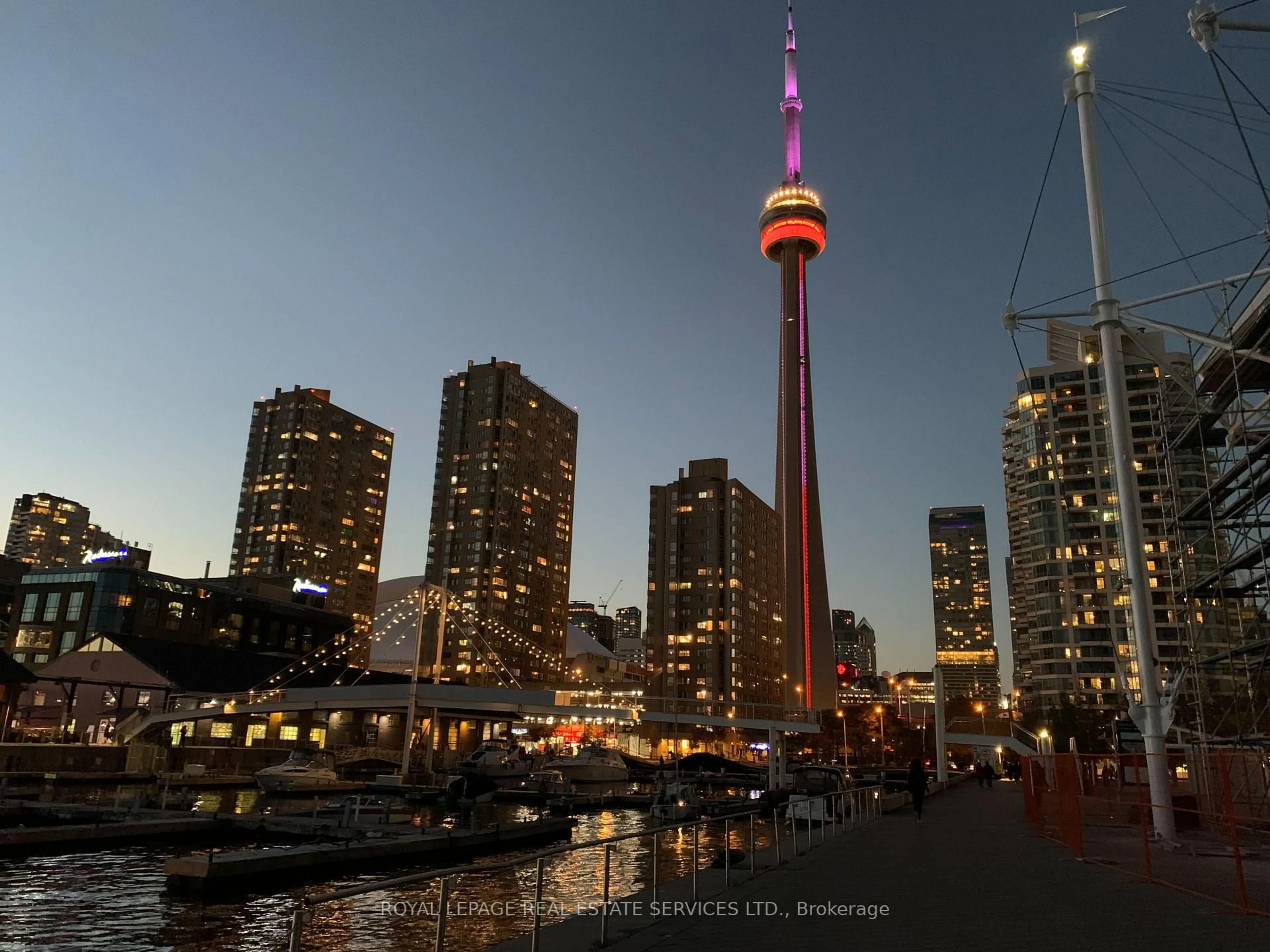 Blurry image for 250 Queens Quay #1104, Toronto Ontario M5J 2N2