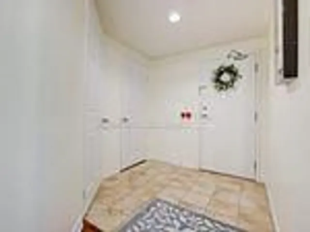 7 Bishop Ave #905, Toronto 4