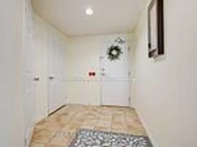 7 Bishop Ave #905, Toronto 5