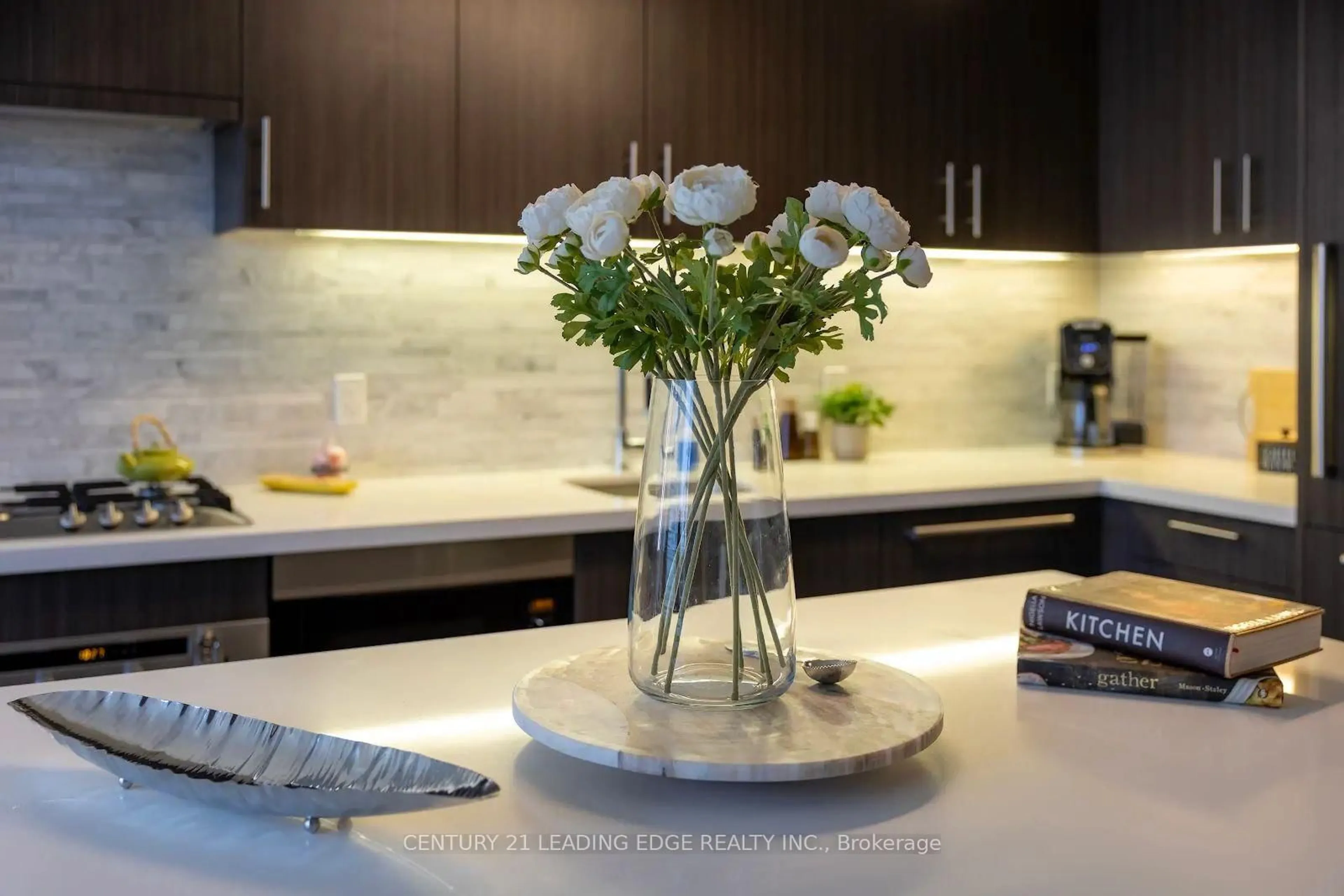 Contemporary kitchen, ceramic/tile floor for 39 Queens Quay #1036, Toronto Ontario M5E 0A5