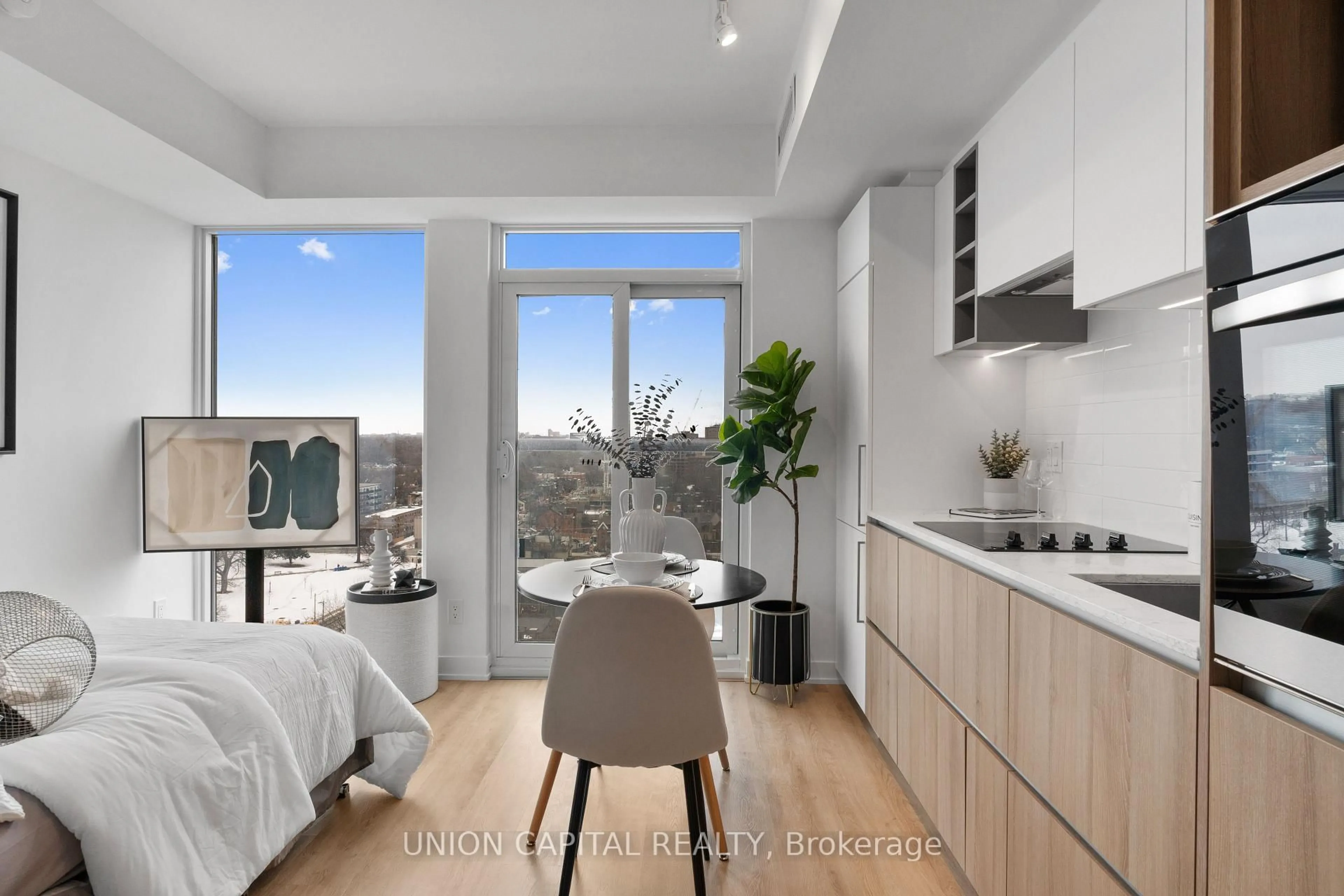 Unknown for 319 Jarvis St #1612, Toronto Ontario M5B 0C8