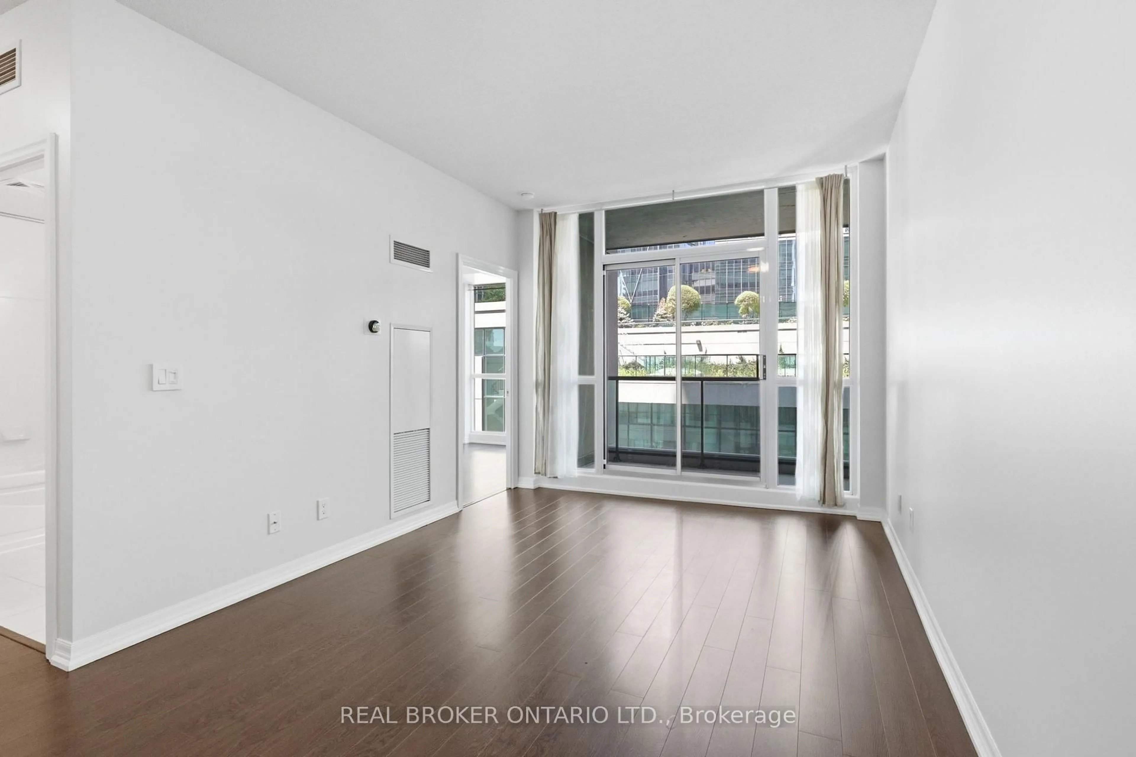 Unknown for 12 Yonge St #415, Toronto Ontario M5E 1Z9