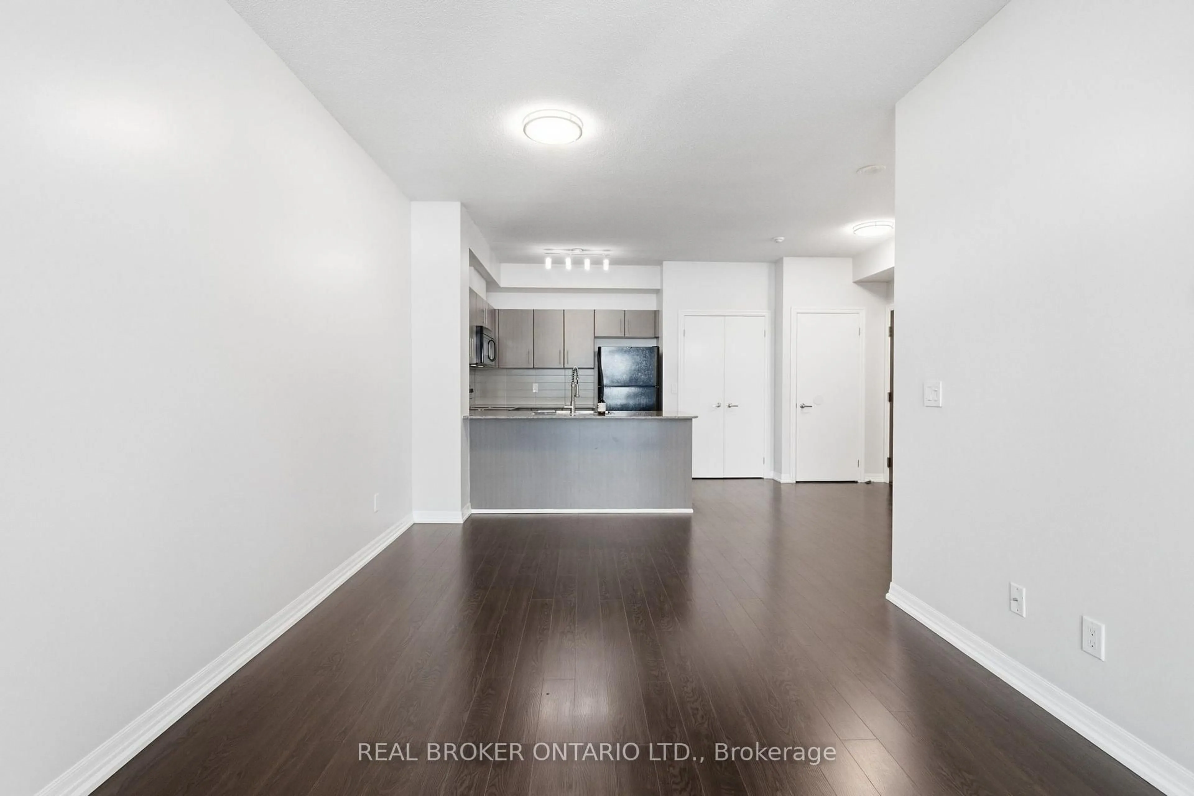 A pic of a room for 12 Yonge St #415, Toronto Ontario M5E 1Z9