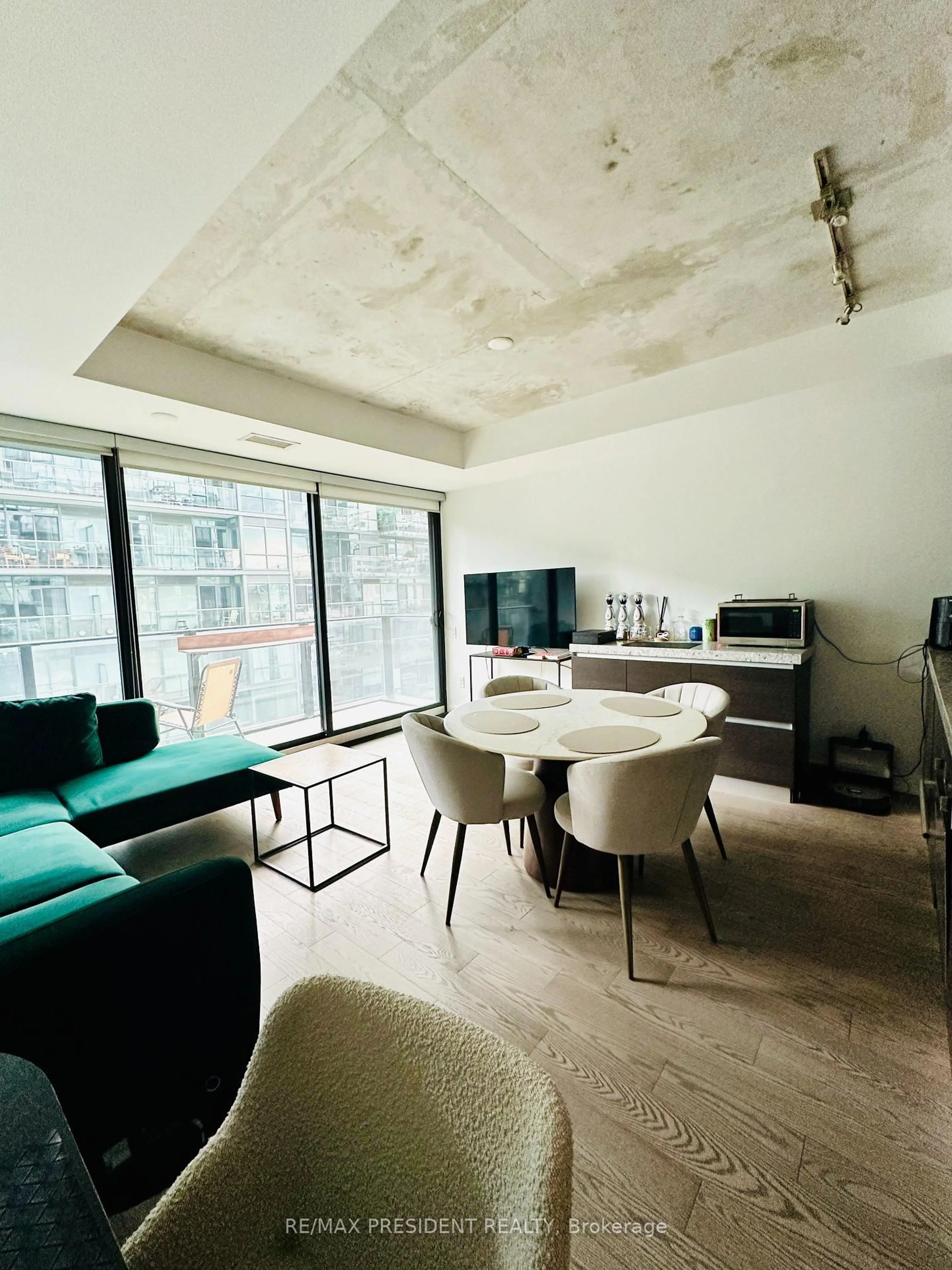 A pic of a room for 38 Stewart St #703, Toronto Ontario M5H 0H1