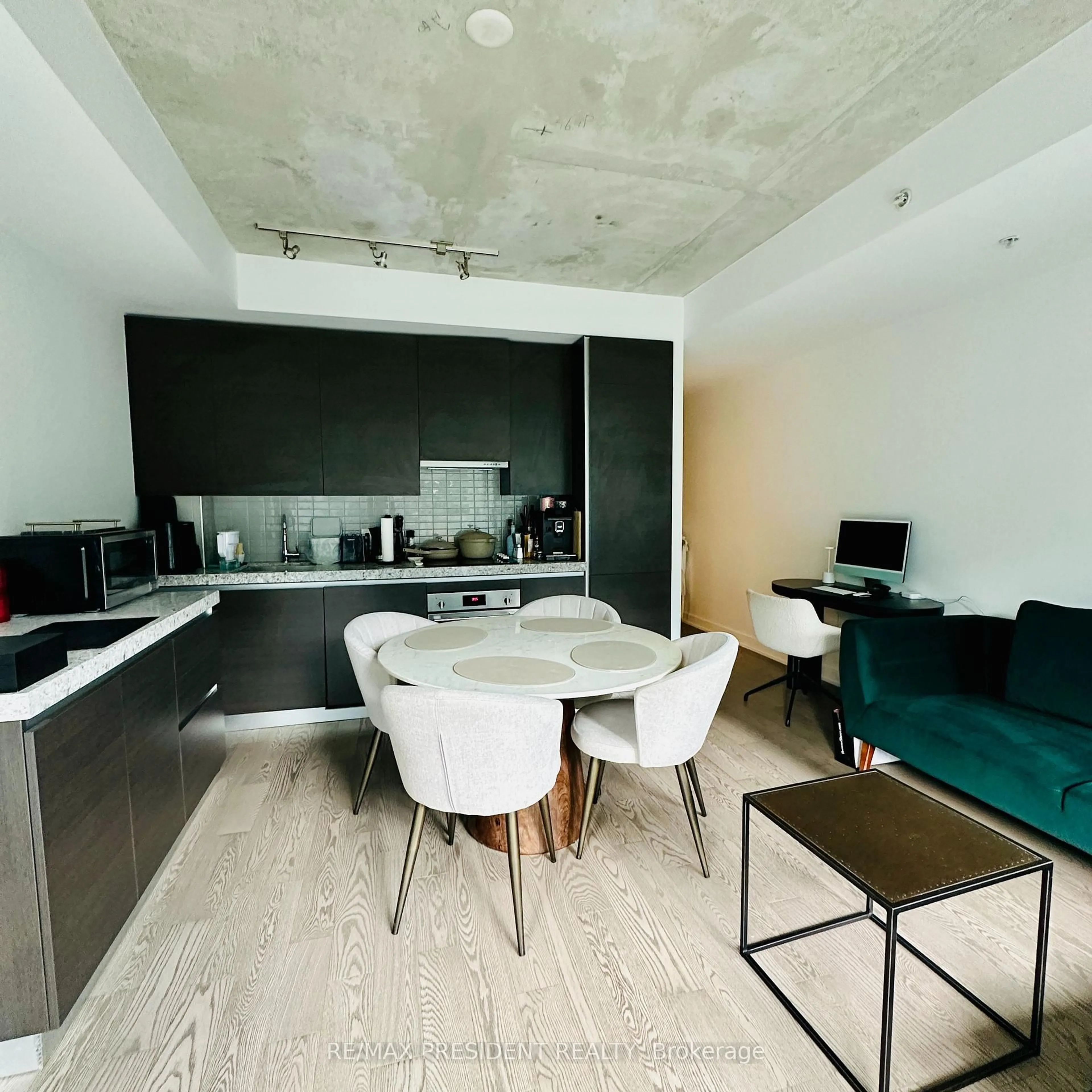 Unknown for 38 Stewart St #703, Toronto Ontario M5H 0H1
