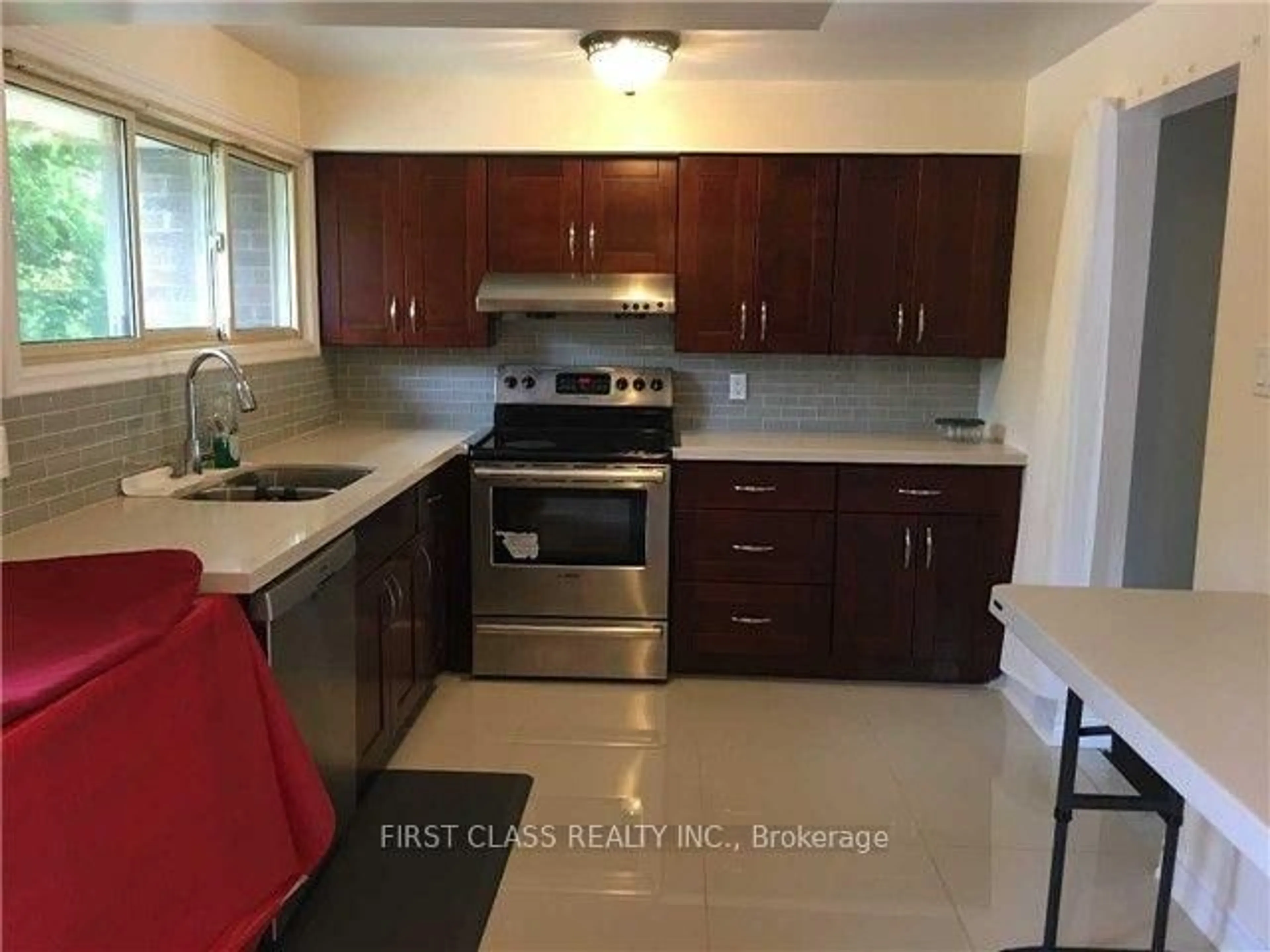 Standard kitchen, ceramic/tile floor for 17 Harnworth Dr, Toronto Ontario M2H 3C1