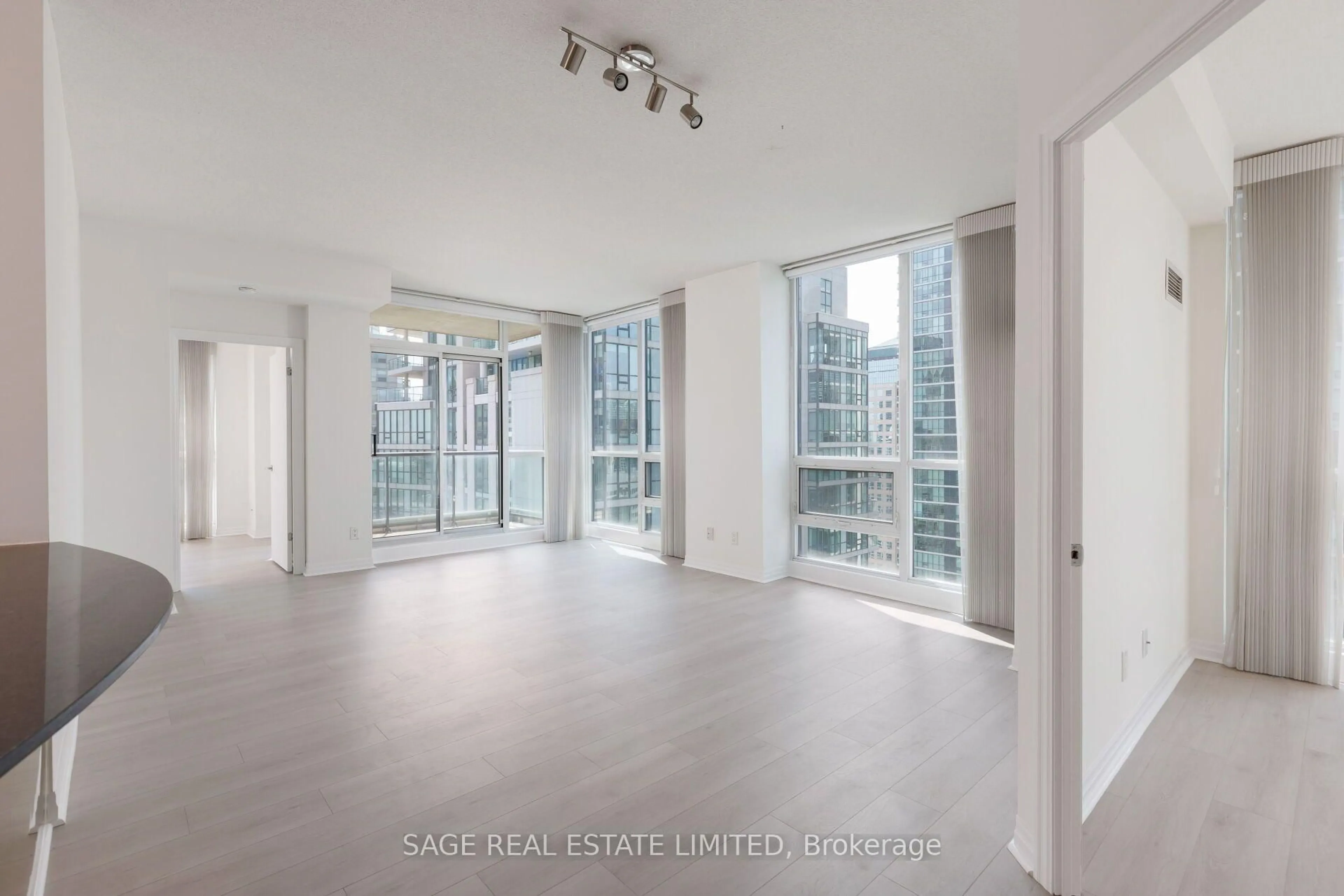 Indoor foyer for 16 Yonge St #2711, Toronto Ontario M5E 2A1