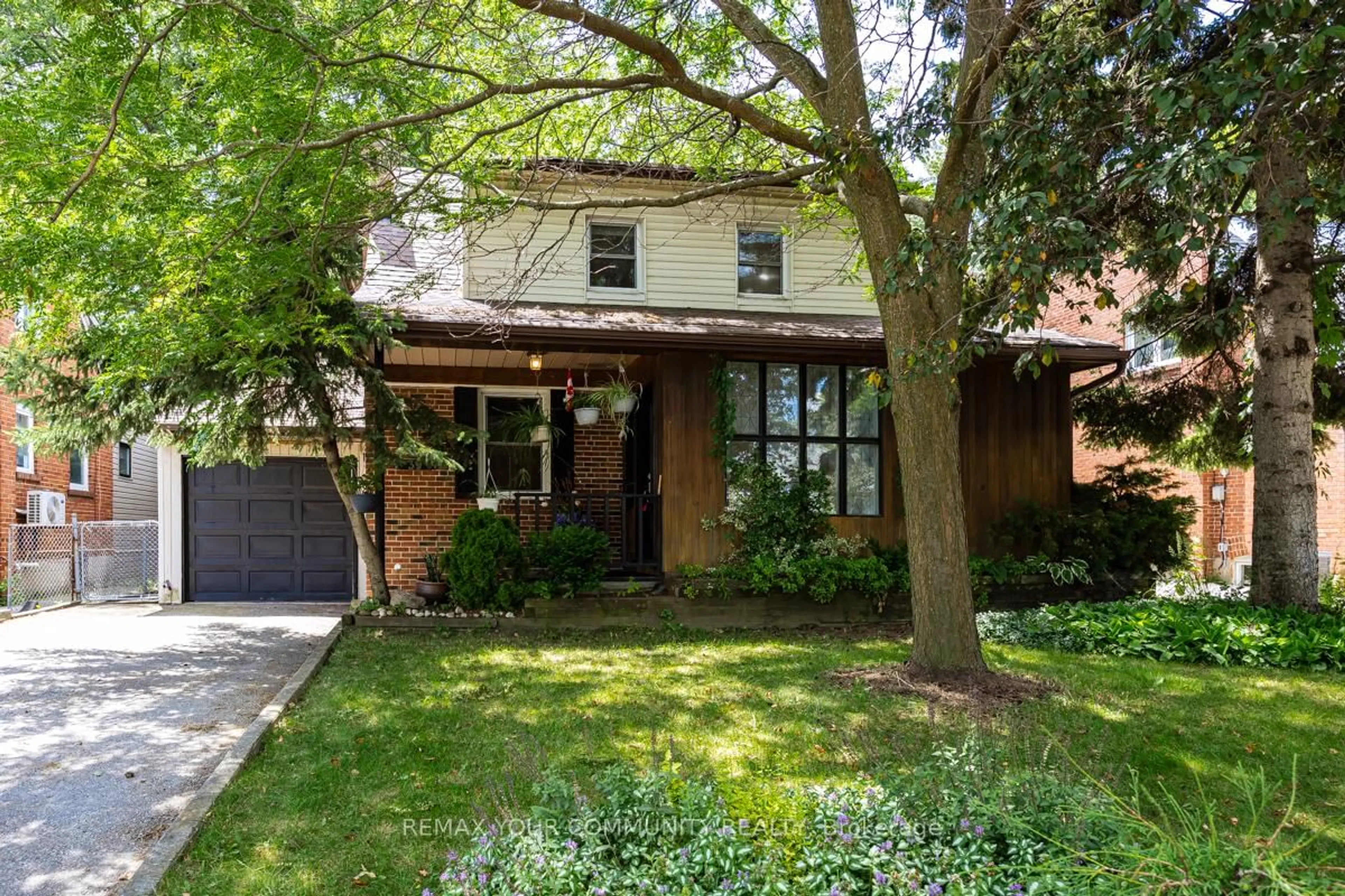 Home with brick exterior material, street for 39 Cadillac Ave, Toronto Ontario M3H 1S3