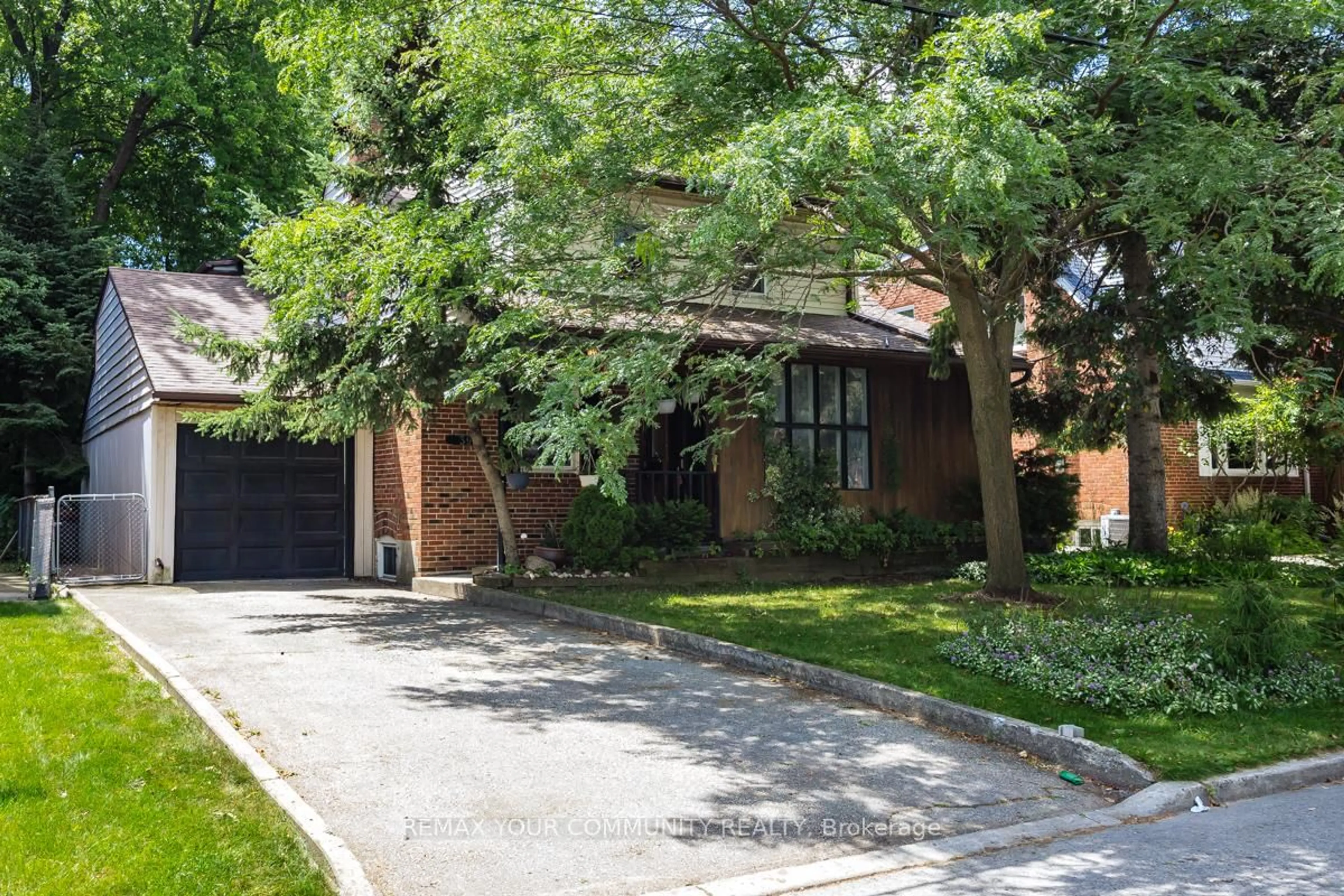 Home with brick exterior material, street for 39 Cadillac Ave, Toronto Ontario M3H 1S3