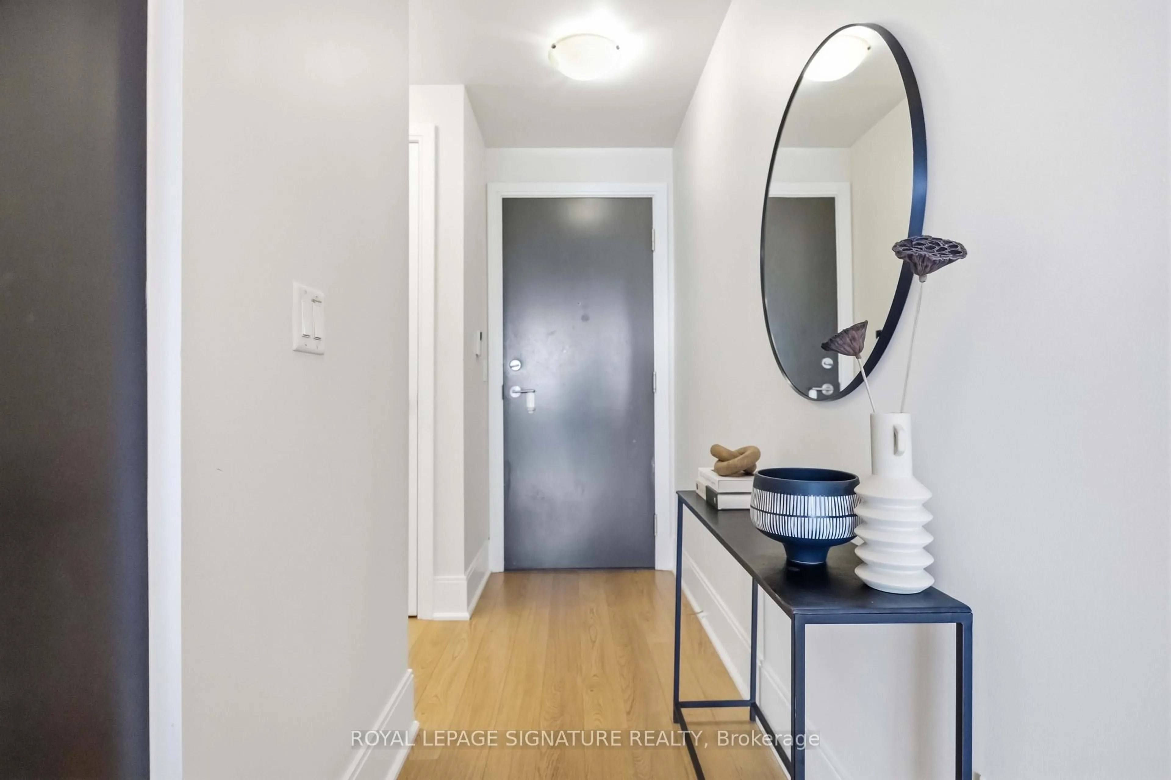 Indoor entryway for 181 Wynford Dr #403, Toronto Ontario M3C 0C6