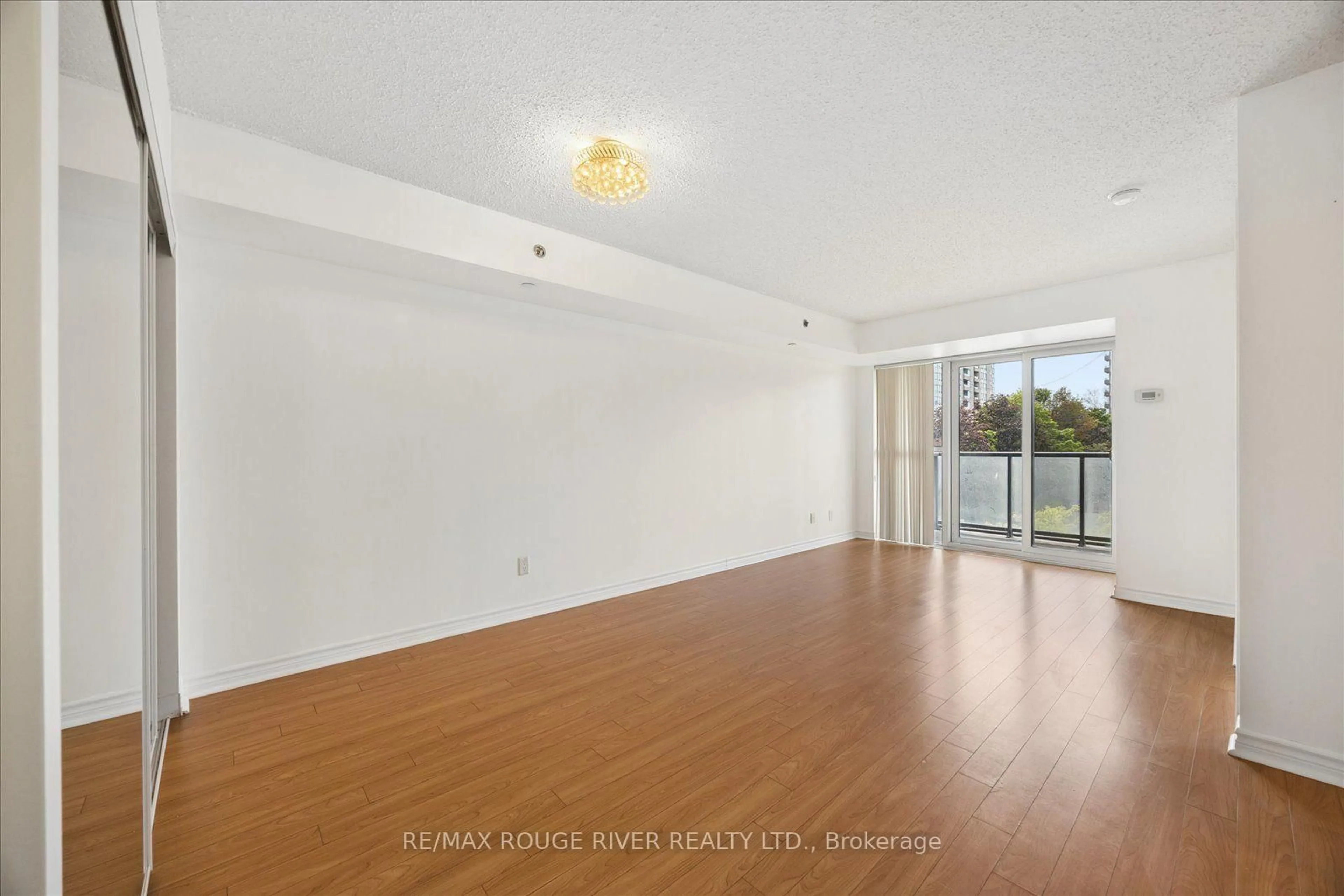 A pic of a room for 35 Saranac Blvd #330, Toronto Ontario M6A 2G4