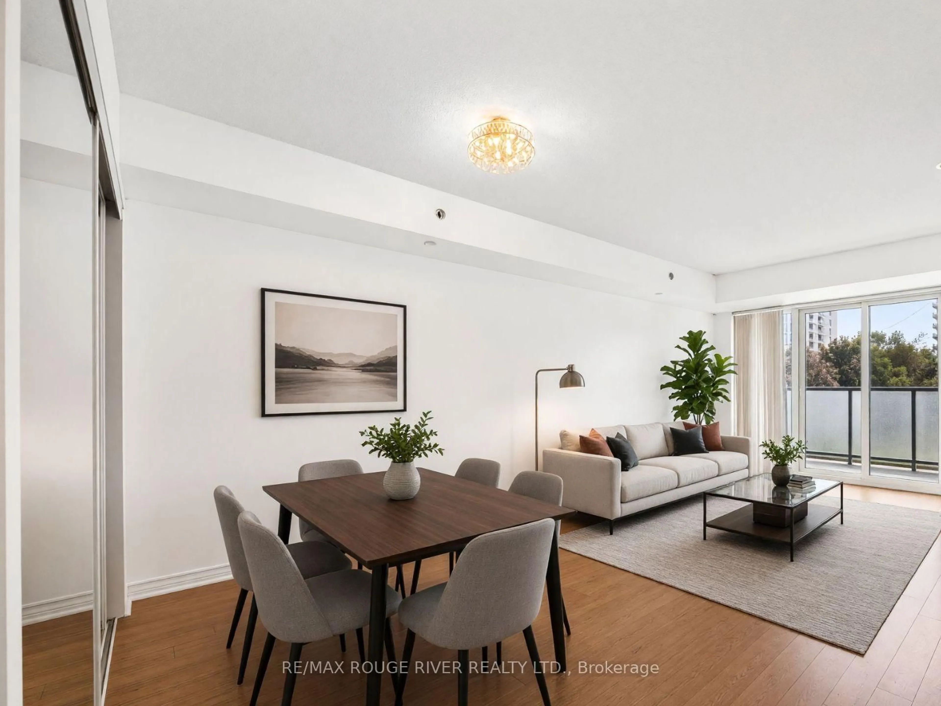 Unknown for 35 Saranac Blvd #330, Toronto Ontario M6A 2G4