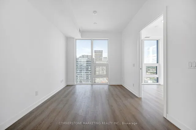 100 Queen St #3503, Toronto 5